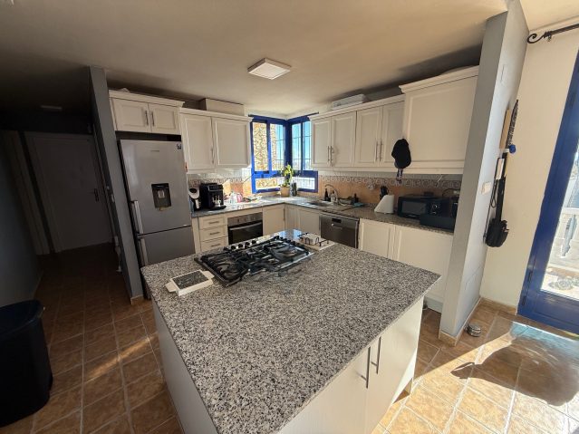 Resale - 4 Bedroom 2 Bathroom Villa in Fortuna - , Fortuna, Murcia, Spain - Murcia