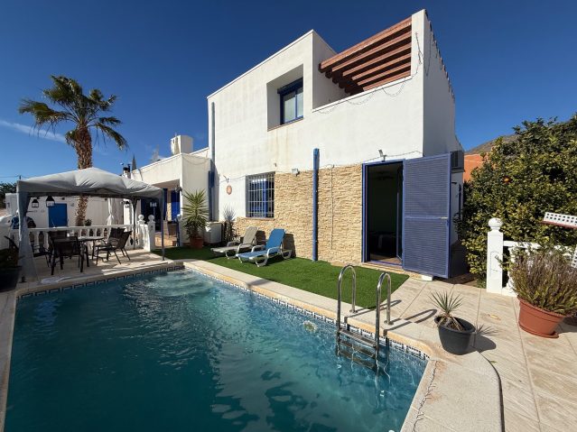 Resale - 4 Bedroom 2 Bathroom Villa in Fortuna - , Fortuna, Murcia, Spain - Murcia