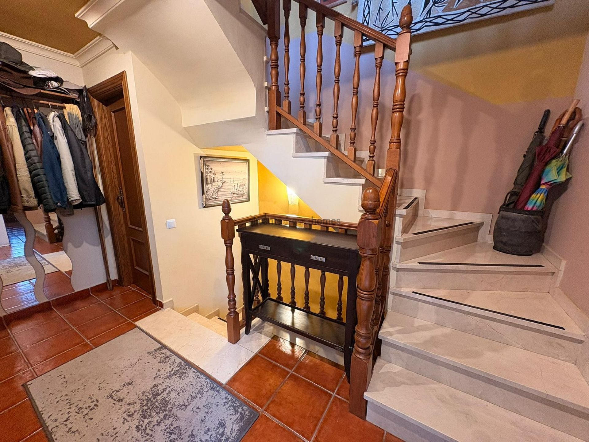Resale - 3 Bedroom 3 Bathroom Semi-detached in Elda -  - Alicante