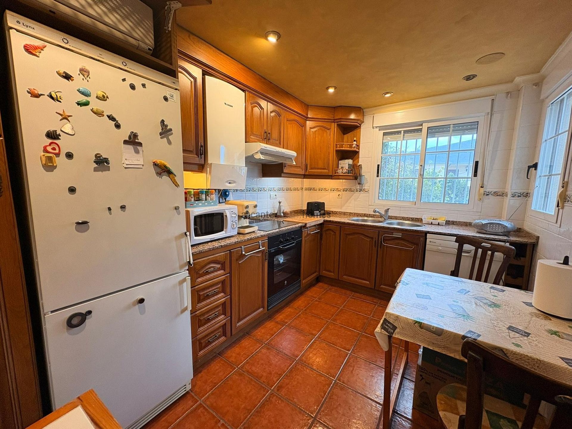 Resale - 3 Bedroom 3 Bathroom Semi-detached in Elda -  - Alicante