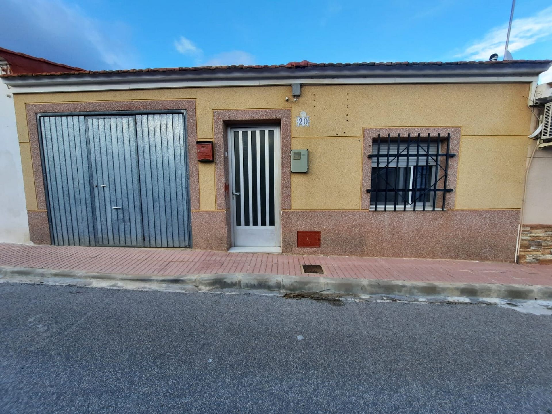 Resale - 2 Bedroom 1 Bathroom Townhouse in Salinas -  - Alicante