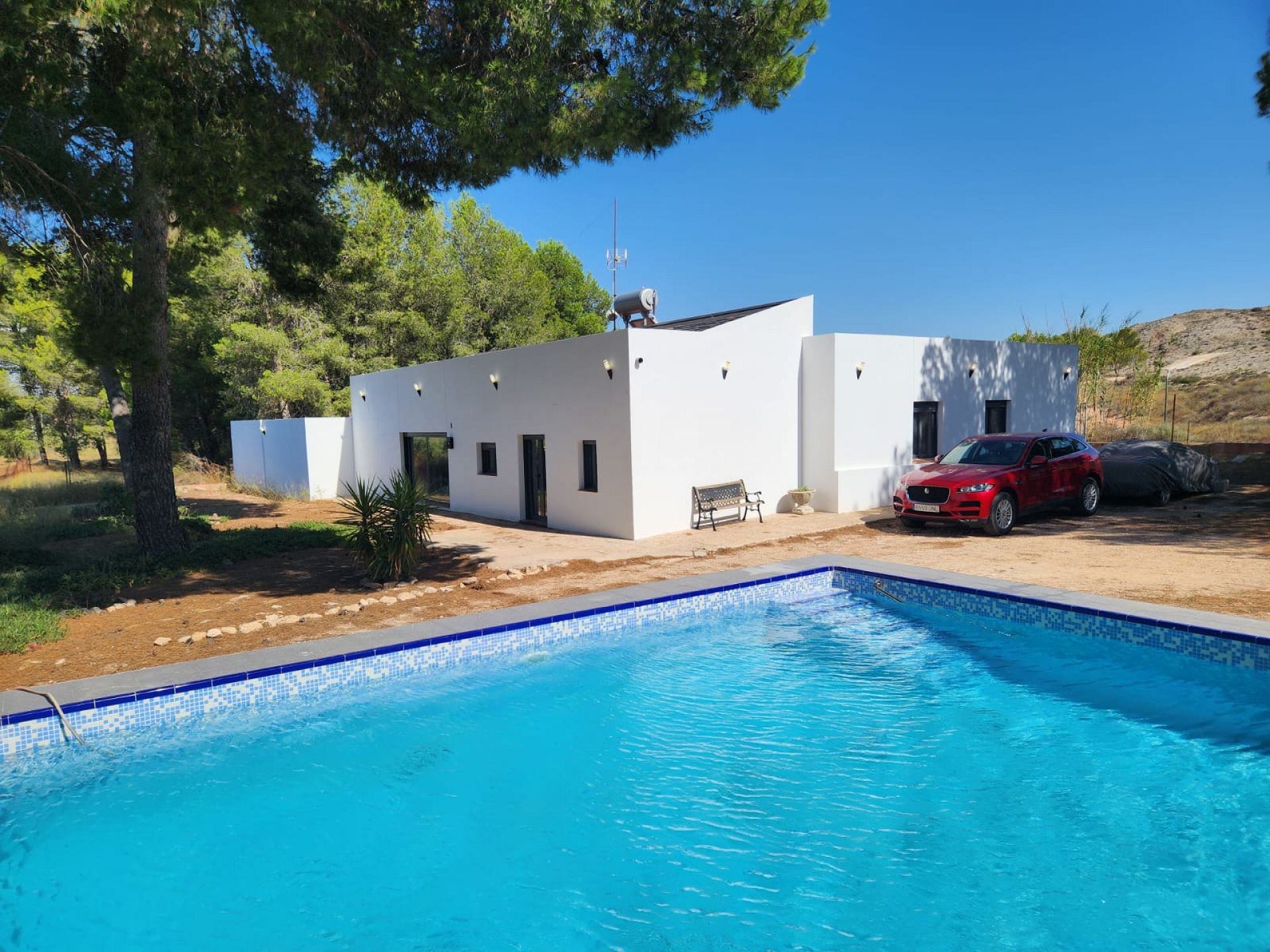 Resale - 4 Bedroom 2 Bathroom Villa in Villena -  - Alicante