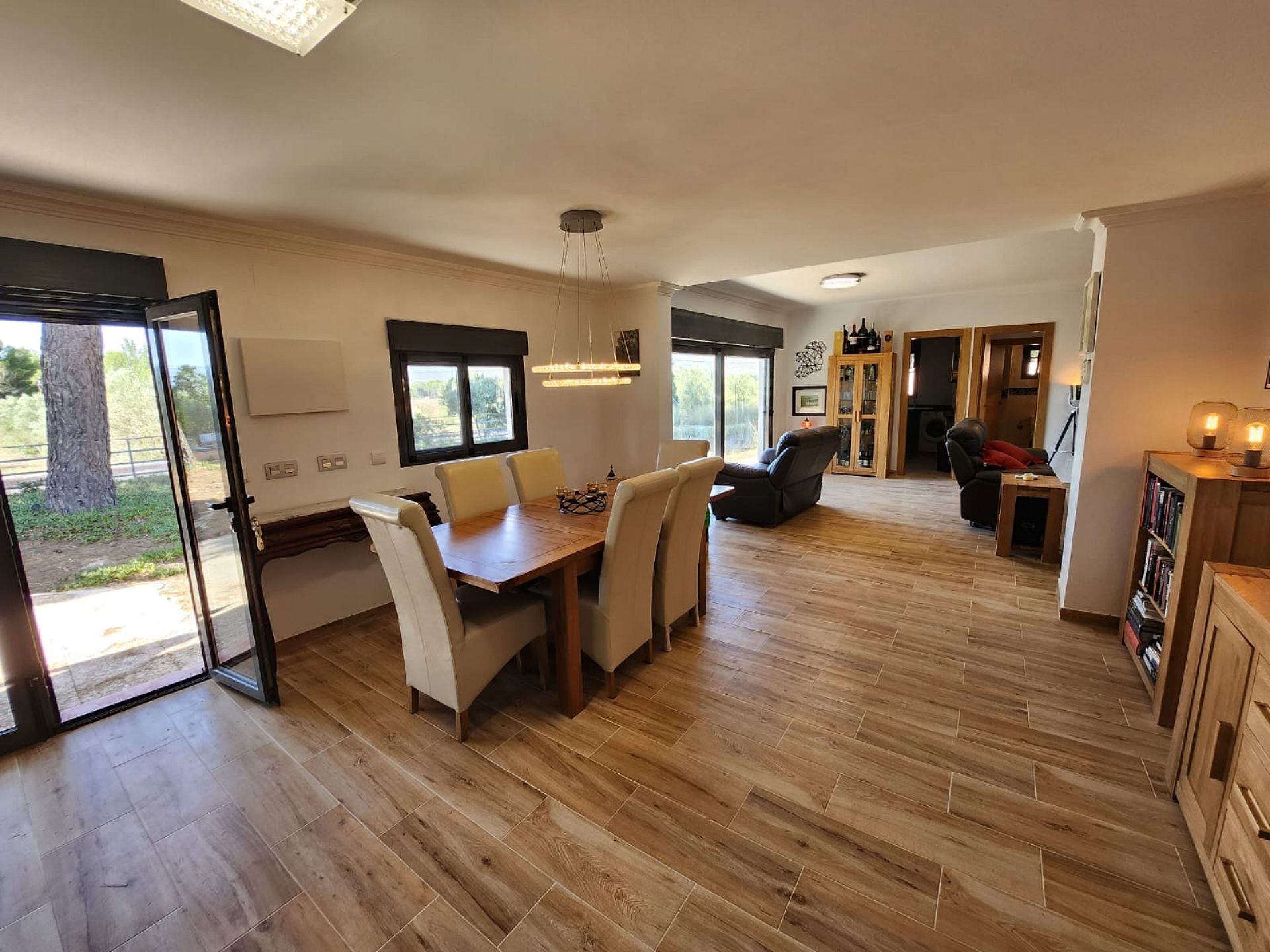 Resale - 4 Bedroom 2 Bathroom Villa in Villena -  - Alicante