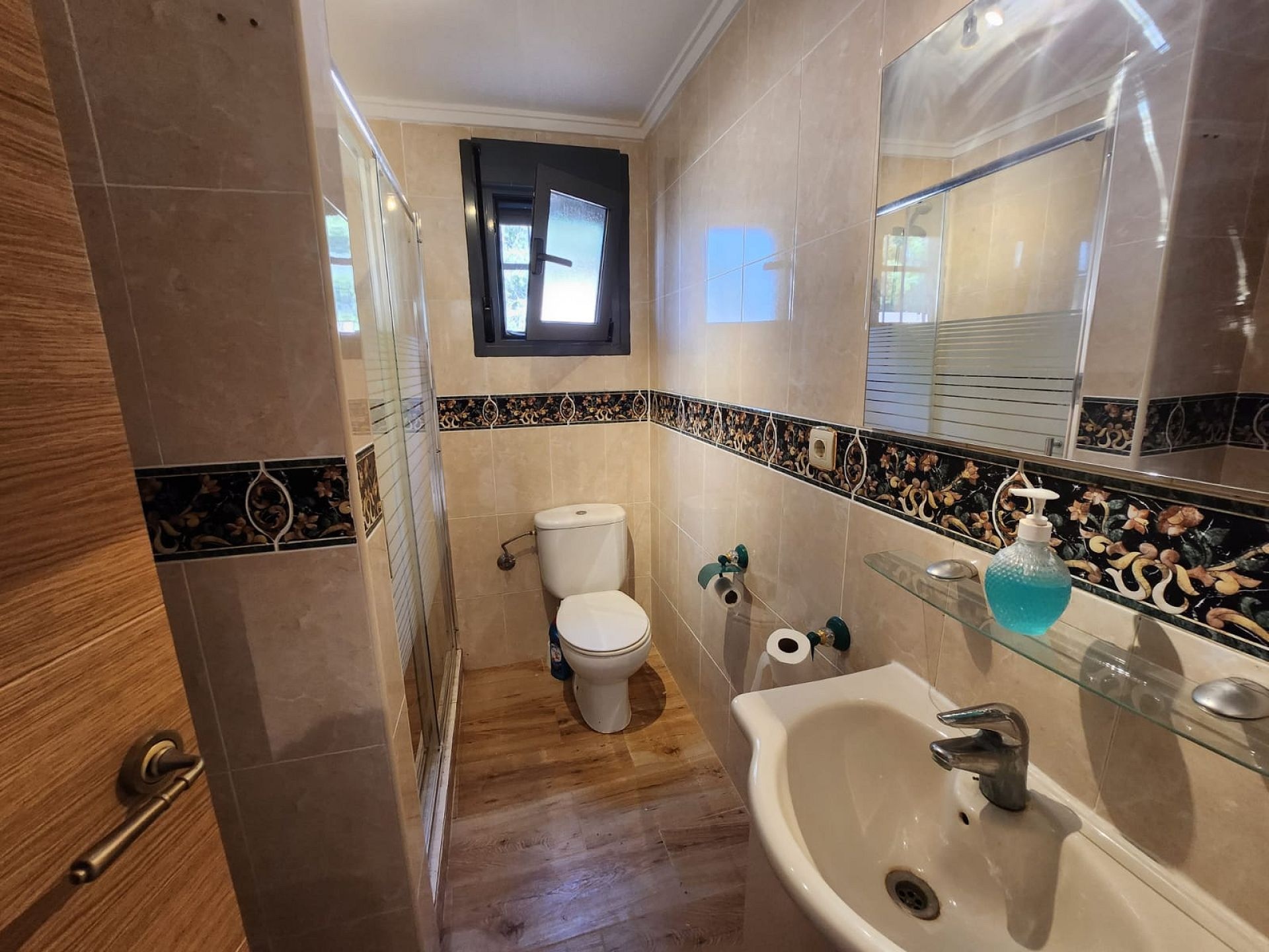 Resale - 4 Bedroom 2 Bathroom Villa in Villena -  - Alicante