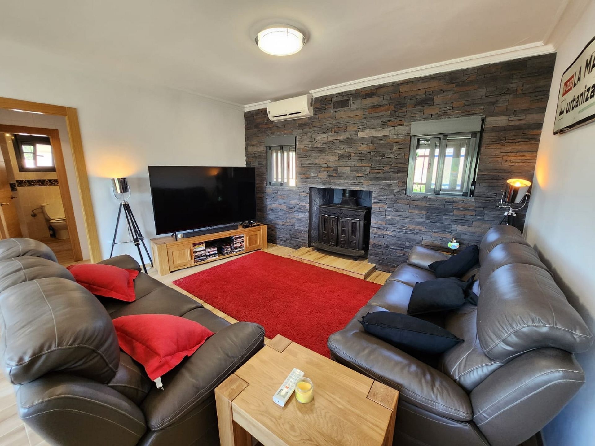 Resale - 4 Bedroom 2 Bathroom Villa in Villena -  - Alicante