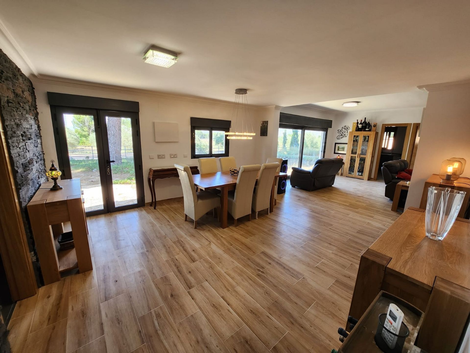 Resale - 4 Bedroom 2 Bathroom Villa in Villena -  - Alicante