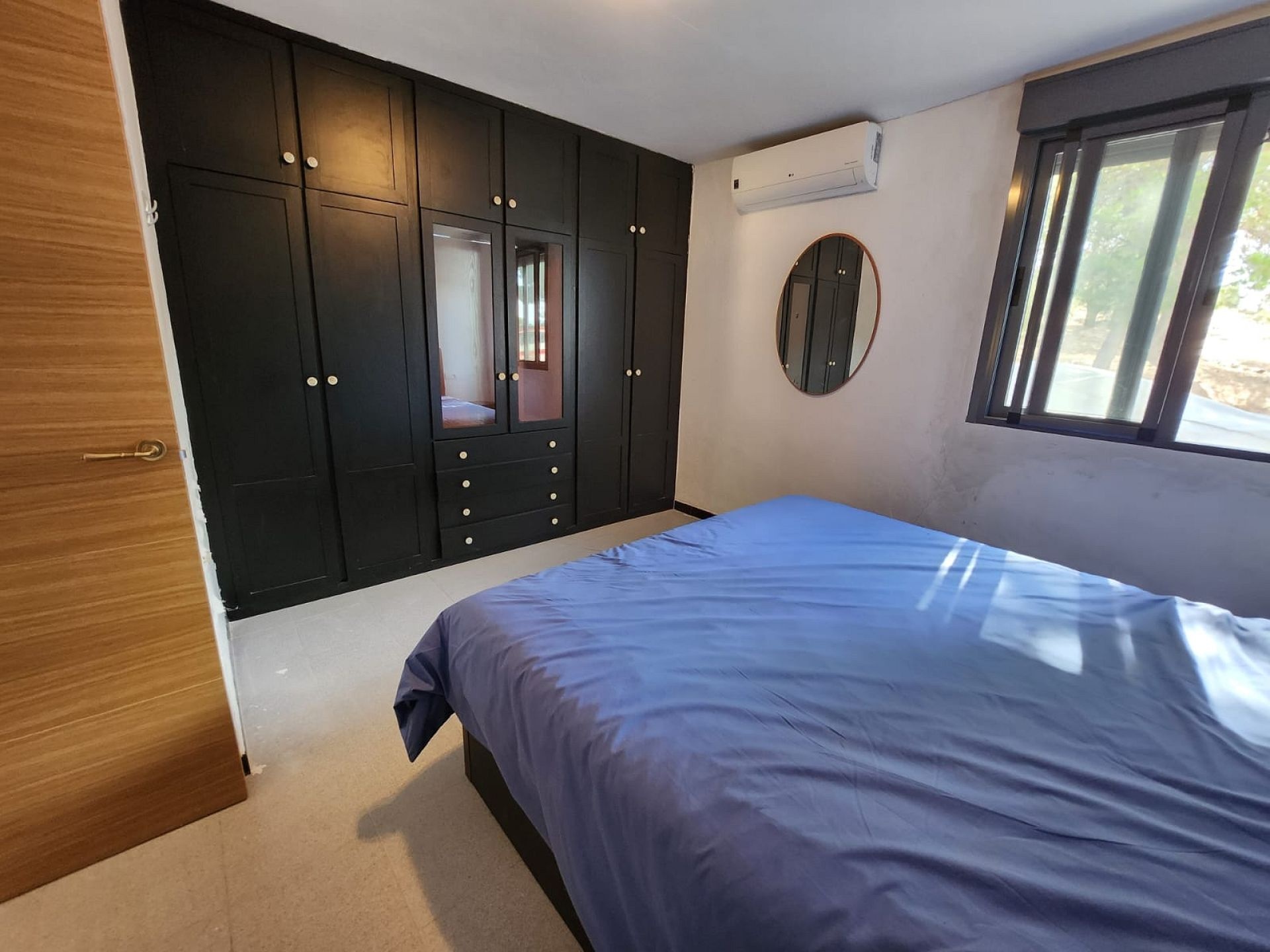 Resale - 4 Bedroom 2 Bathroom Villa in Villena -  - Alicante