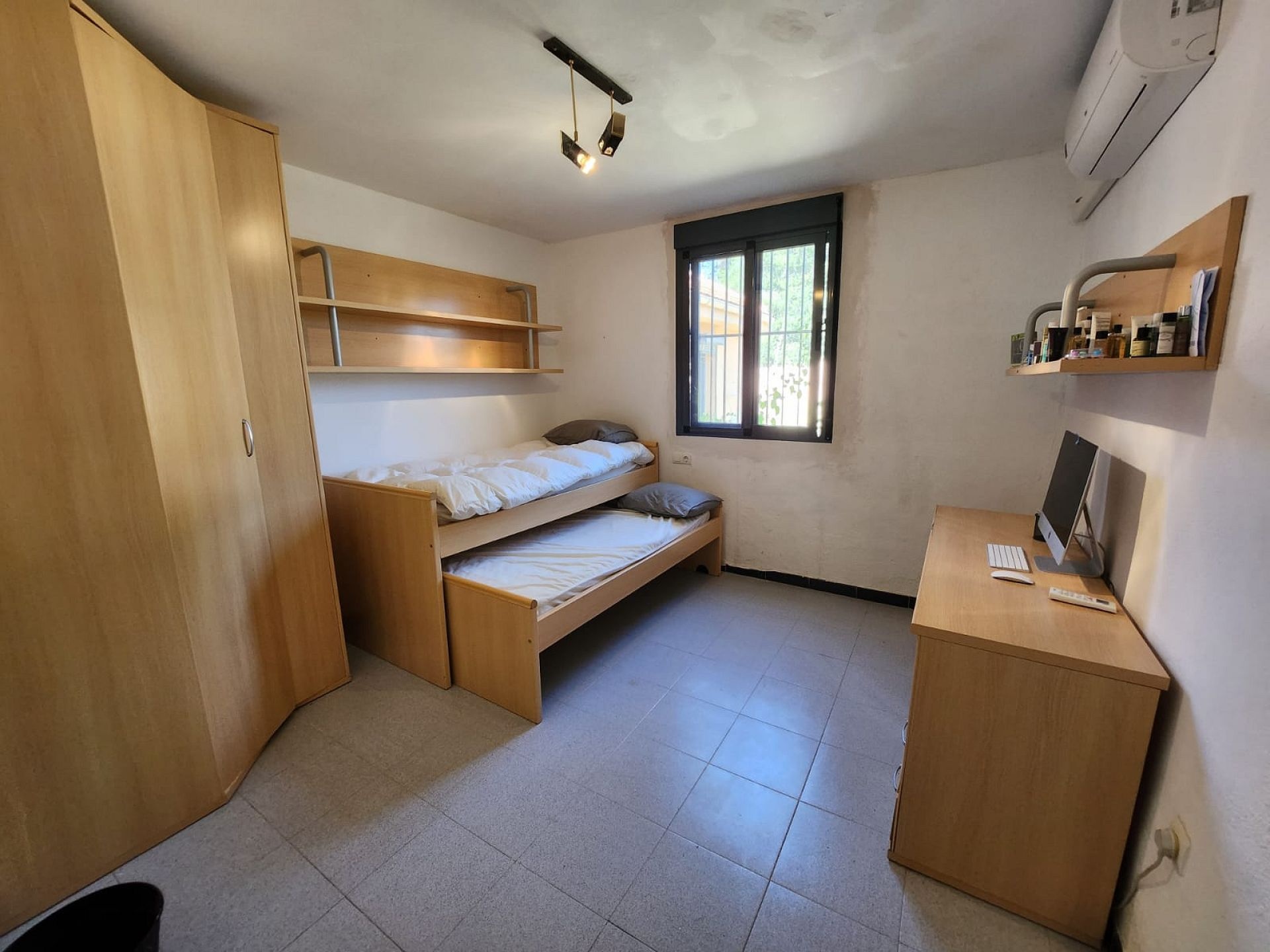 Resale - 4 Bedroom 2 Bathroom Villa in Villena -  - Alicante