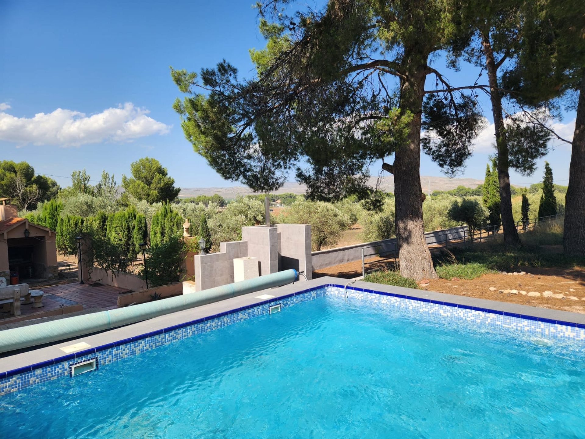 Resale - 4 Bedroom 2 Bathroom Villa in Villena -  - Alicante