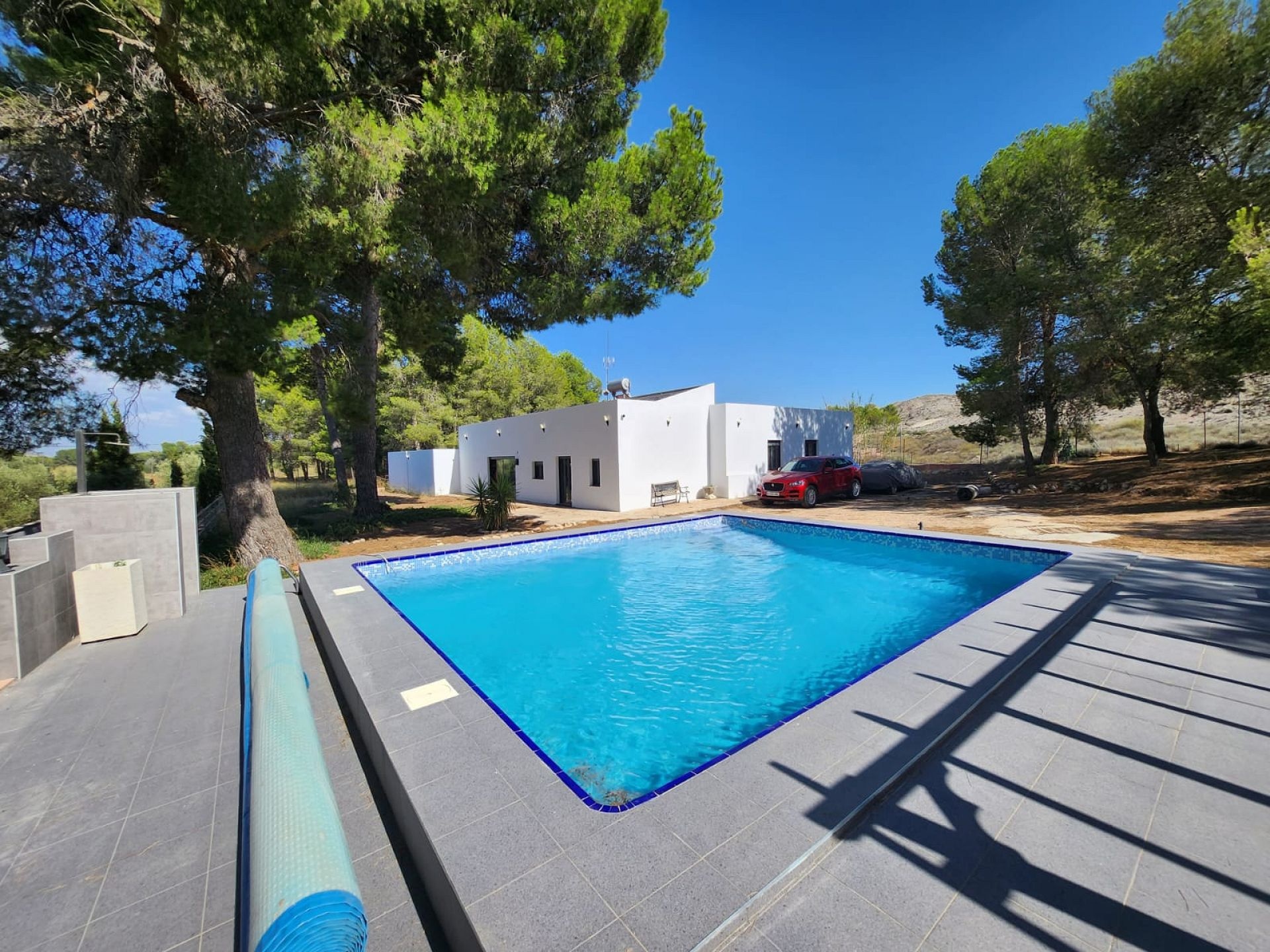 Resale - 4 Bedroom 2 Bathroom Villa in Villena -  - Alicante