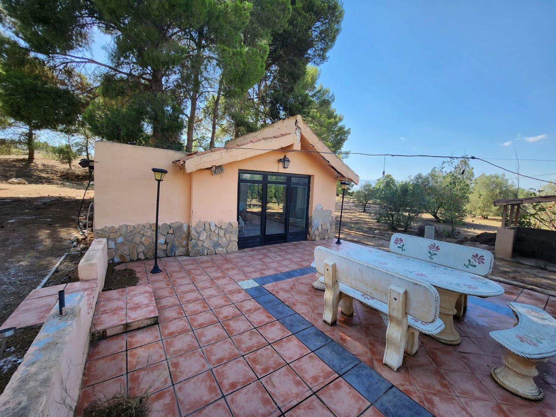 Resale - 4 Bedroom 2 Bathroom Villa in Villena -  - Alicante