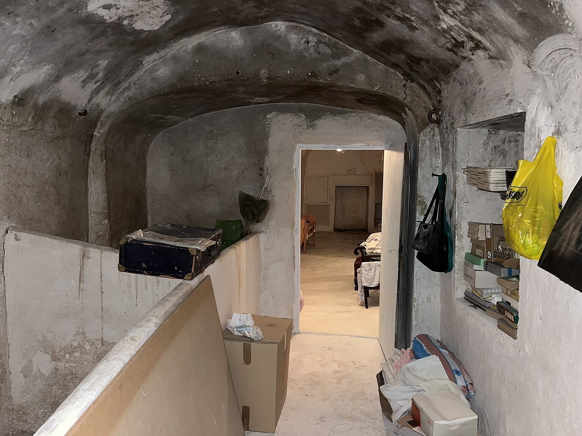 Resale - 8 Bedroom 2 Bathroom Country house in Hondón de las Nieves -  - Alicante