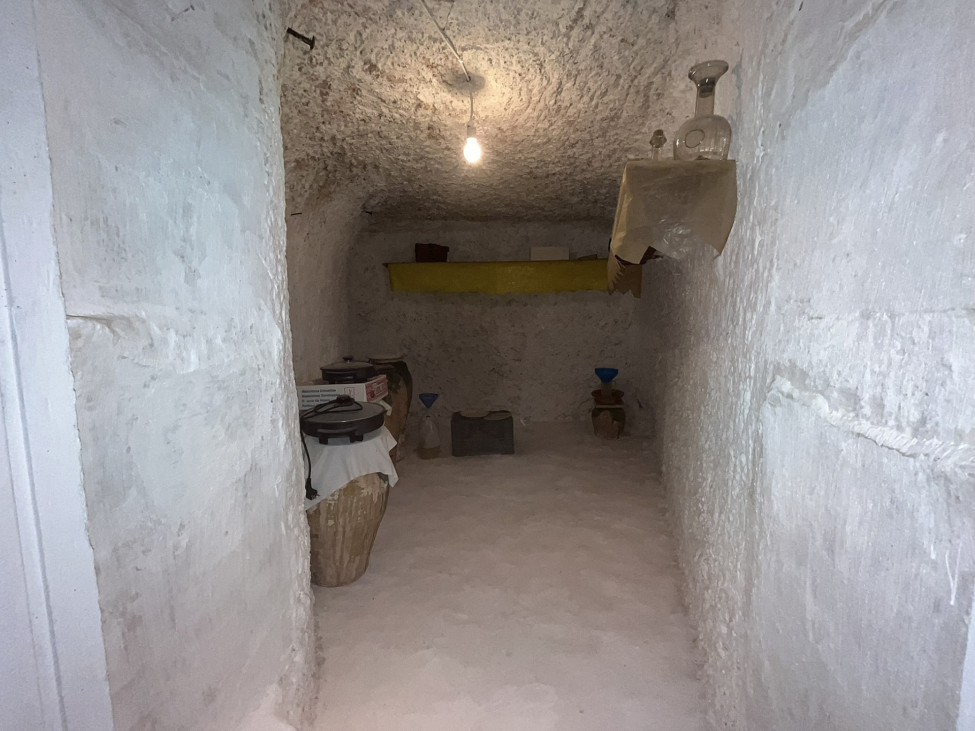Resale - 8 Bedroom 2 Bathroom Country house in Hondón de las Nieves -  - Alicante