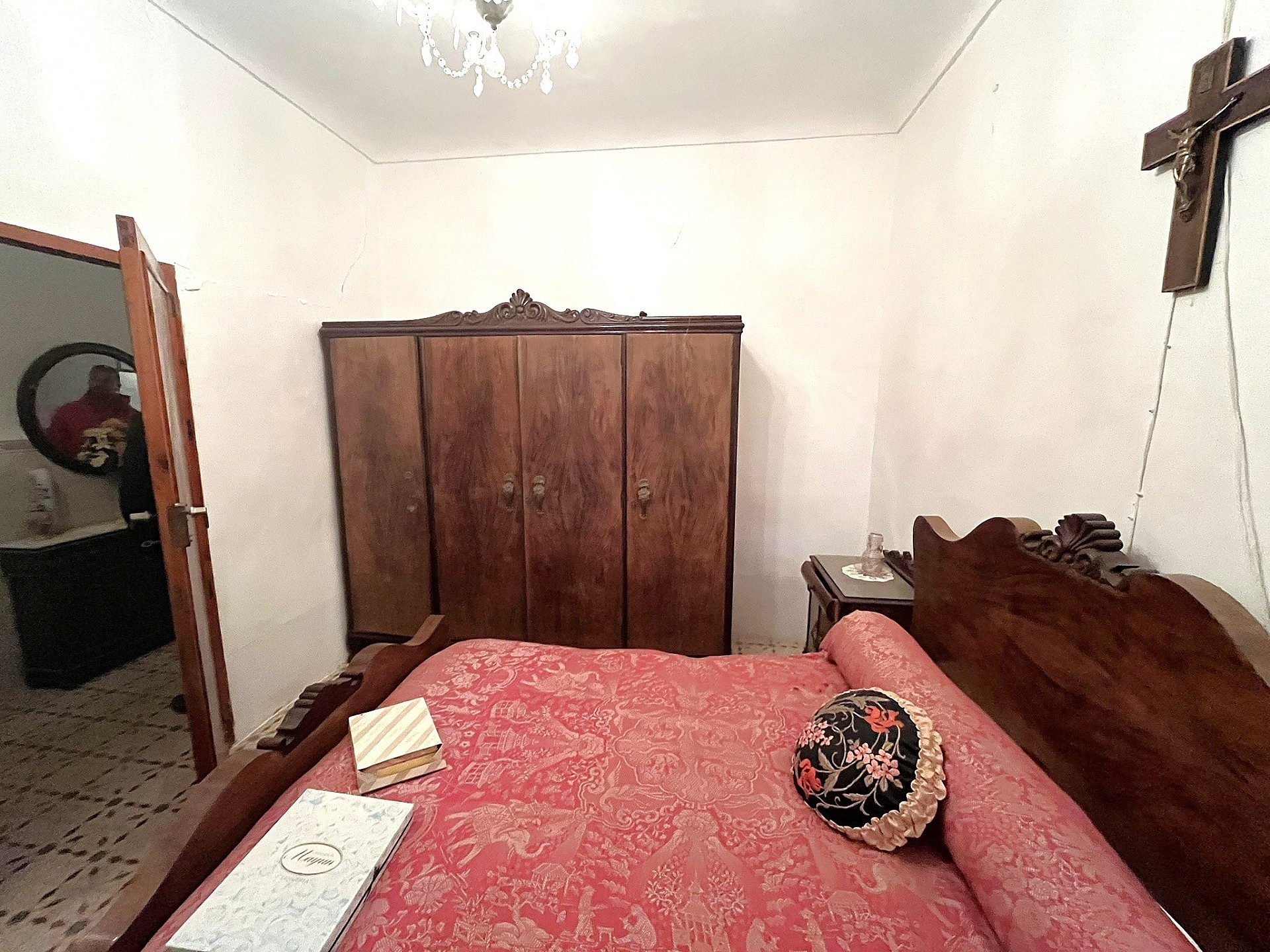 Resale - 8 Bedroom 2 Bathroom Country house in Hondón de las Nieves -  - Alicante