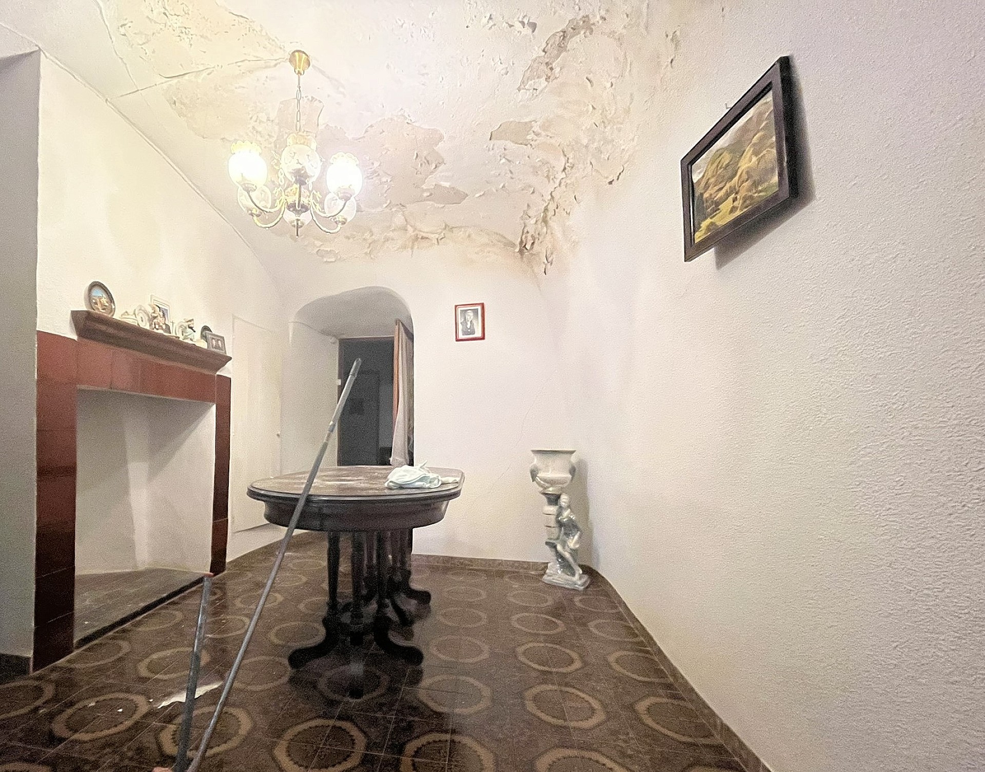 Resale - 8 Bedroom 2 Bathroom Country house in Hondón de las Nieves -  - Alicante