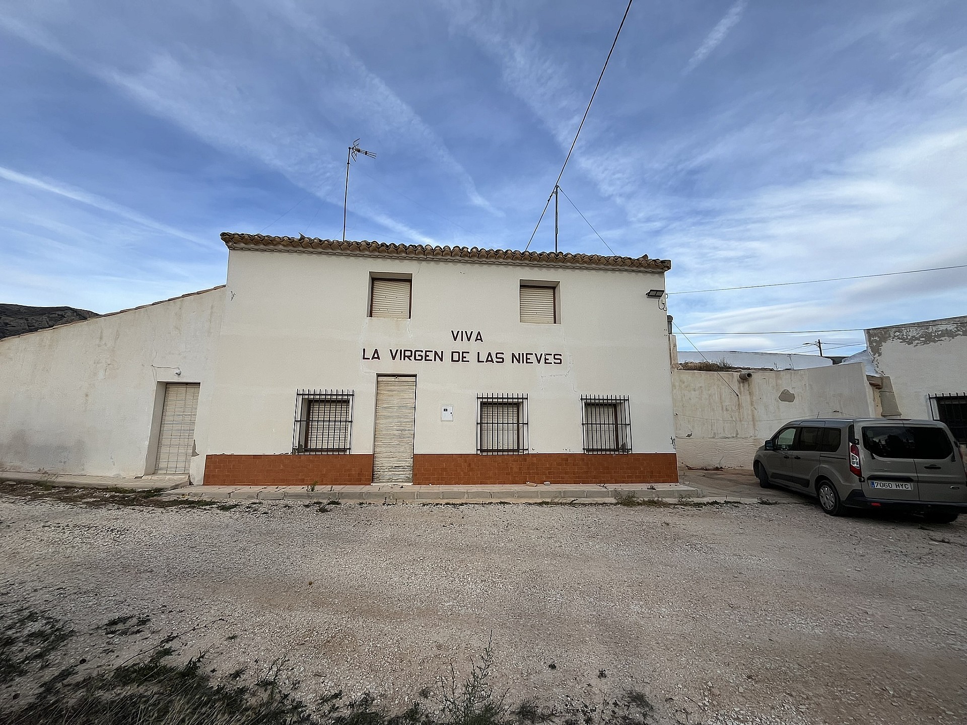 Resale - 8 Bedroom 2 Bathroom Country house in Hondón de las Nieves -  - Alicante