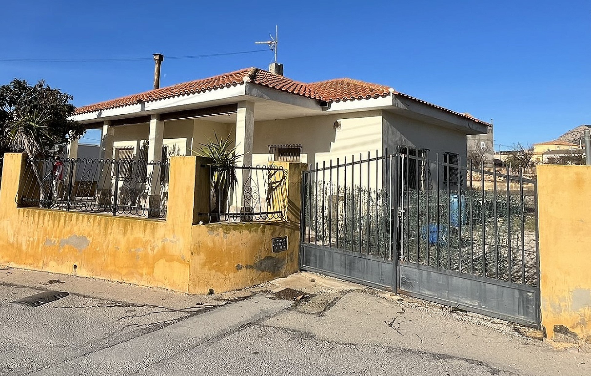 Sold - 3 Bedroom 1 Bathroom Villa in Macisvenda -  - Murcia