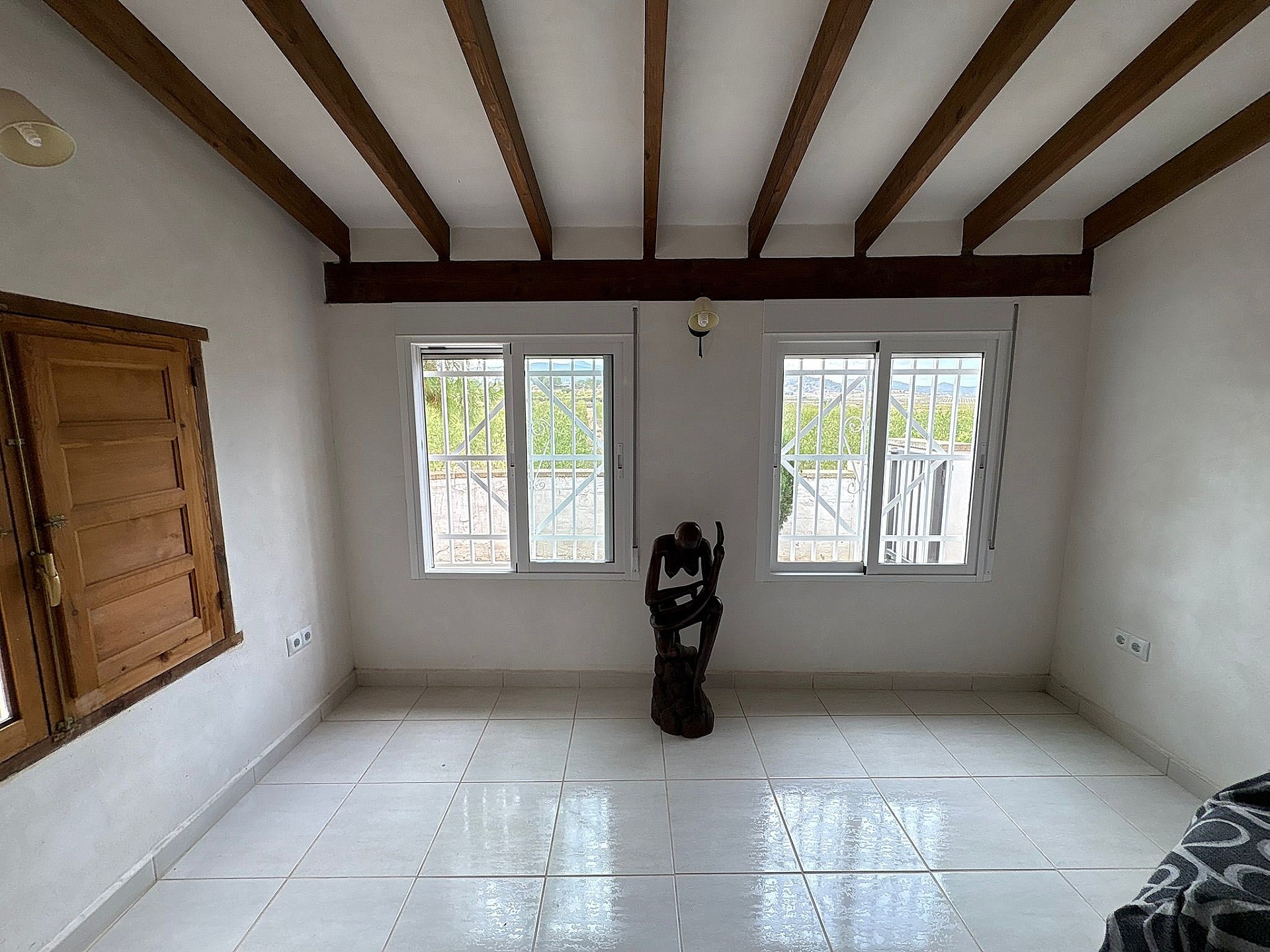 Resale - 6 Bedroom 2 Bathroom Semi-detached in Pinoso -  - Alicante