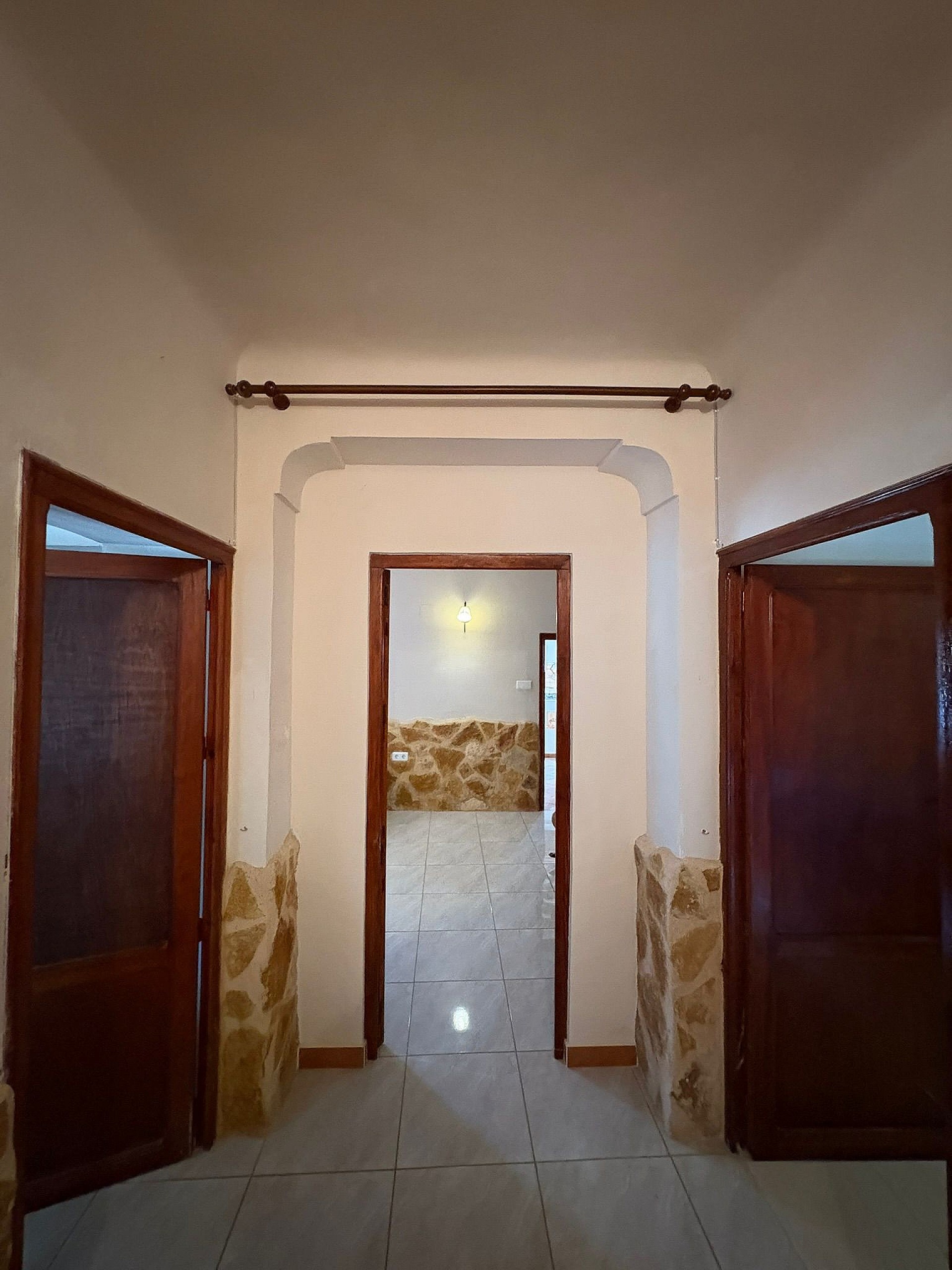 Resale - 6 Bedroom 2 Bathroom Semi-detached in Pinoso -  - Alicante