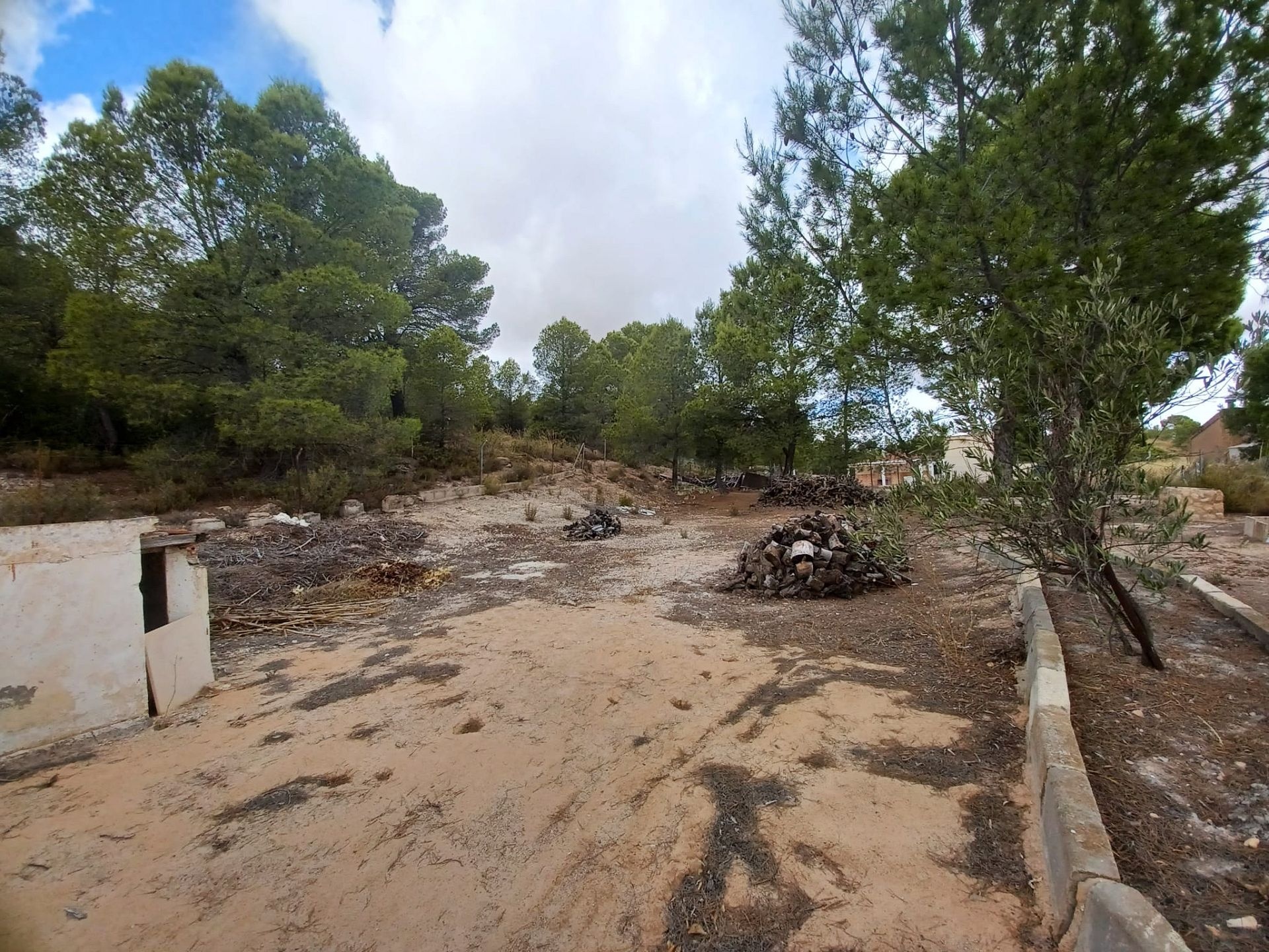 Resale - 3 Bedroom 1 Bathroom Country house in Yecla -  - Murcia