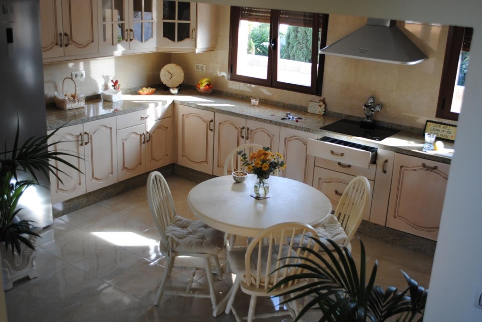 Resale - 4 Bedroom 3 Bathroom Villa in Pinoso -  - Alicante