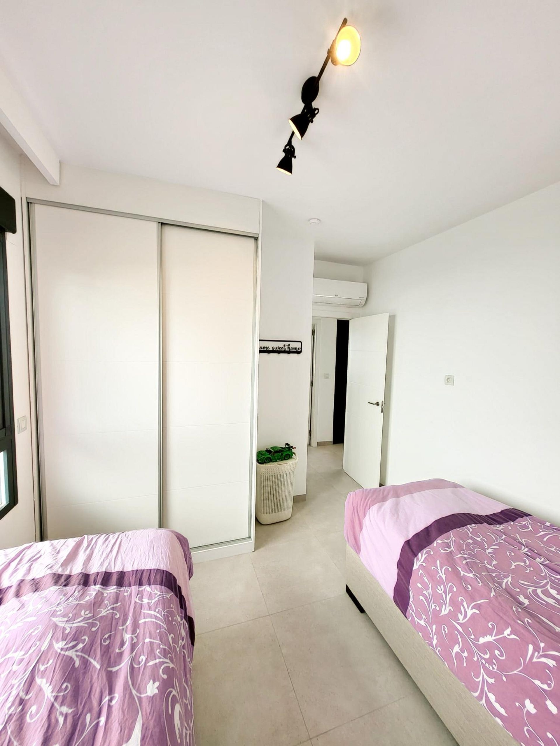 Resale - 2 Bedroom 2 Bathroom Apartment in San Miguel de Salinas -  - Alicante