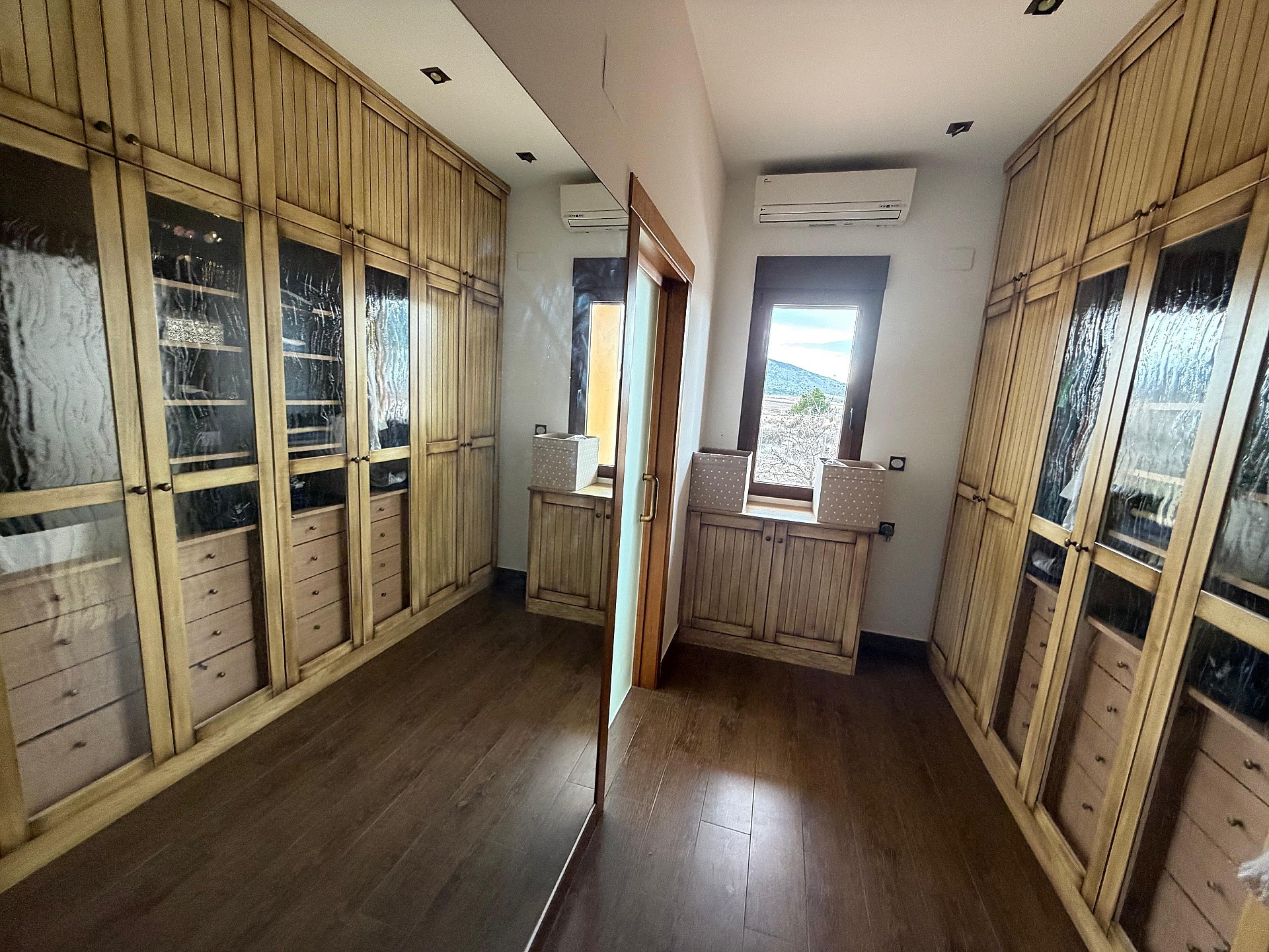Resale - 2 Bedroom 2 Bathroom Country house in Yecla -  - Murcia