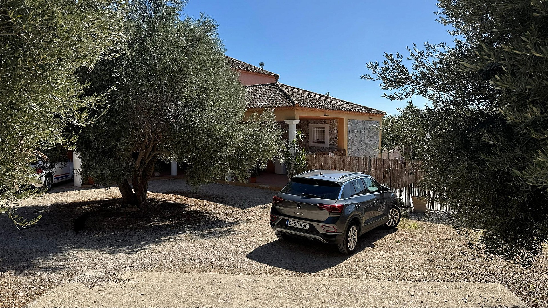Resale - 6 Bedroom 3 Bathroom Villa in Albatera -  - Alicante