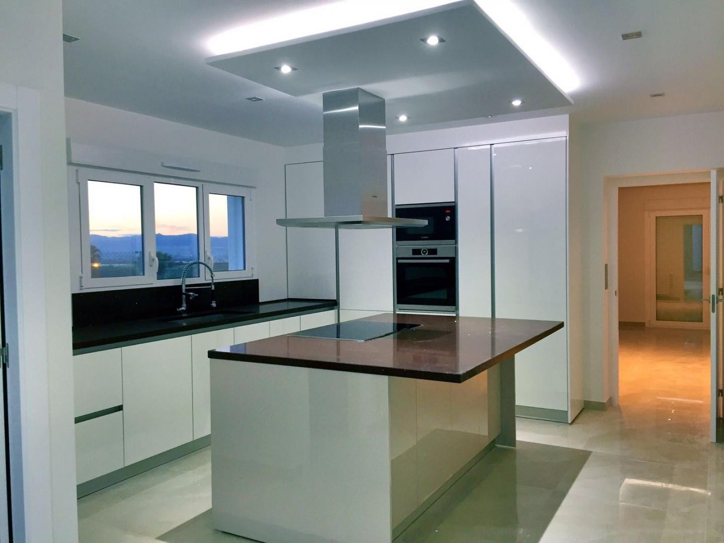 Resale - 3 Bedroom 2 Bathroom Villa in Pinoso -  - Alicante