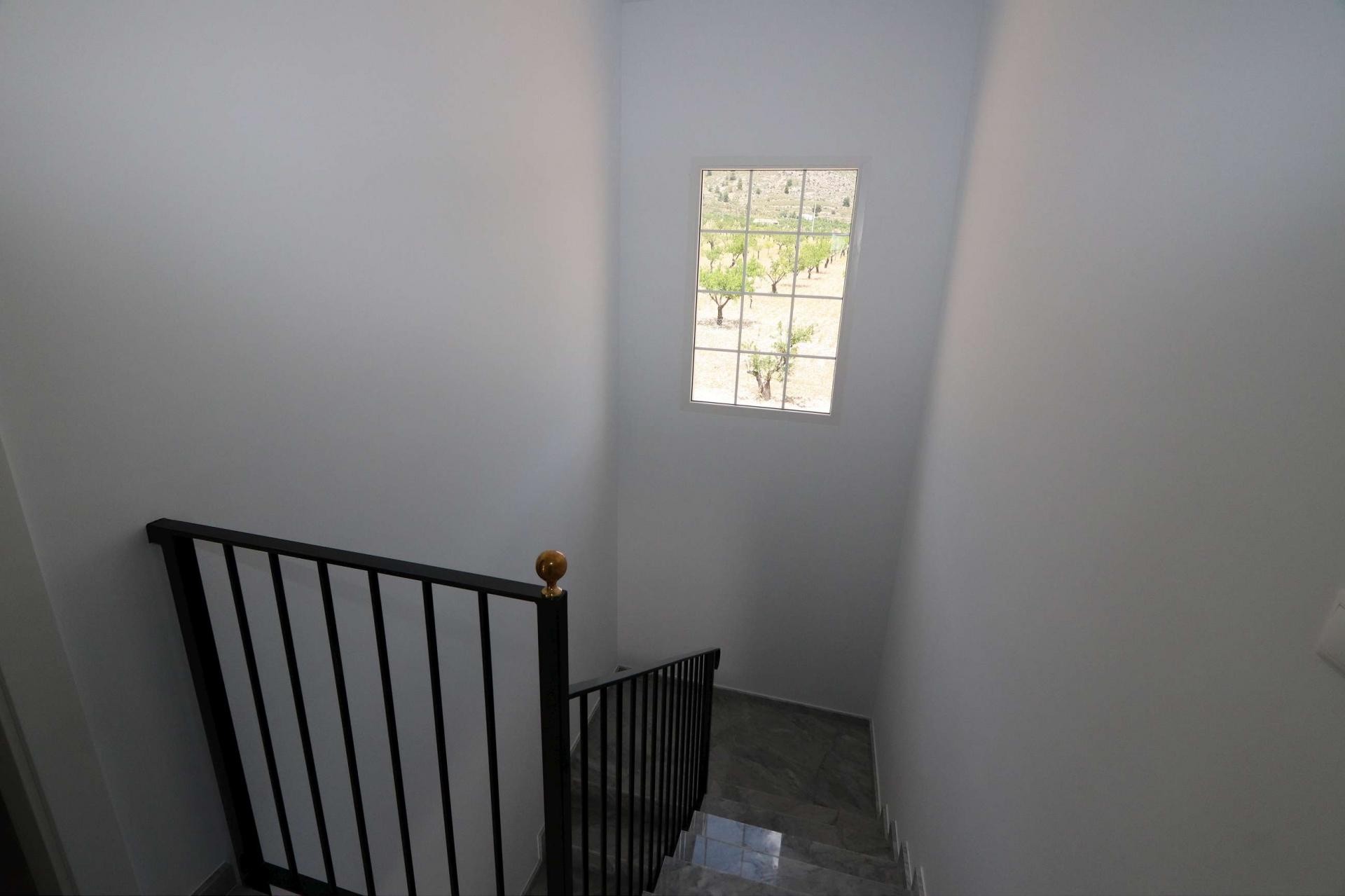 Resale - 4 Bedroom 4 Bathroom Villa in Pinoso -  - Alicante