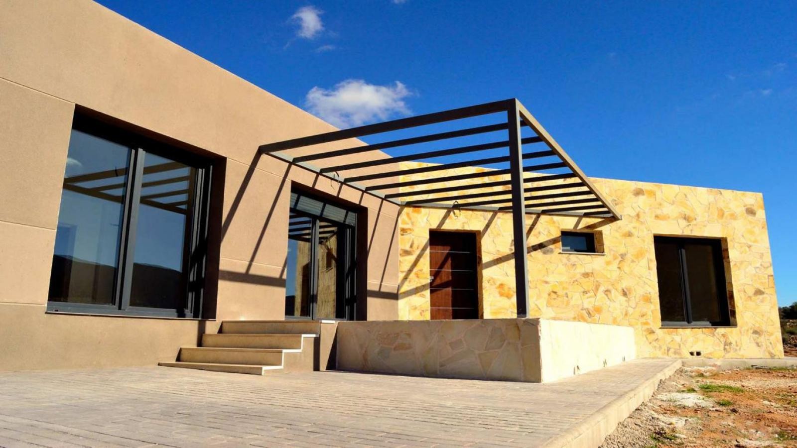 Resale - 4 Bedroom 2 Bathroom Villa in Hondón de las Nieves -  - Alicante