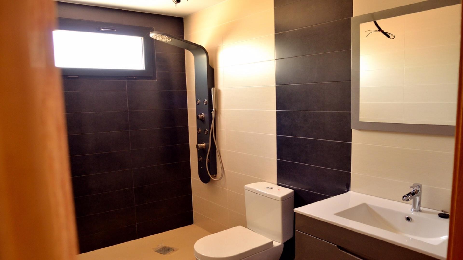 Resale - 4 Bedroom 2 Bathroom Villa in Hondón de las Nieves -  - Alicante