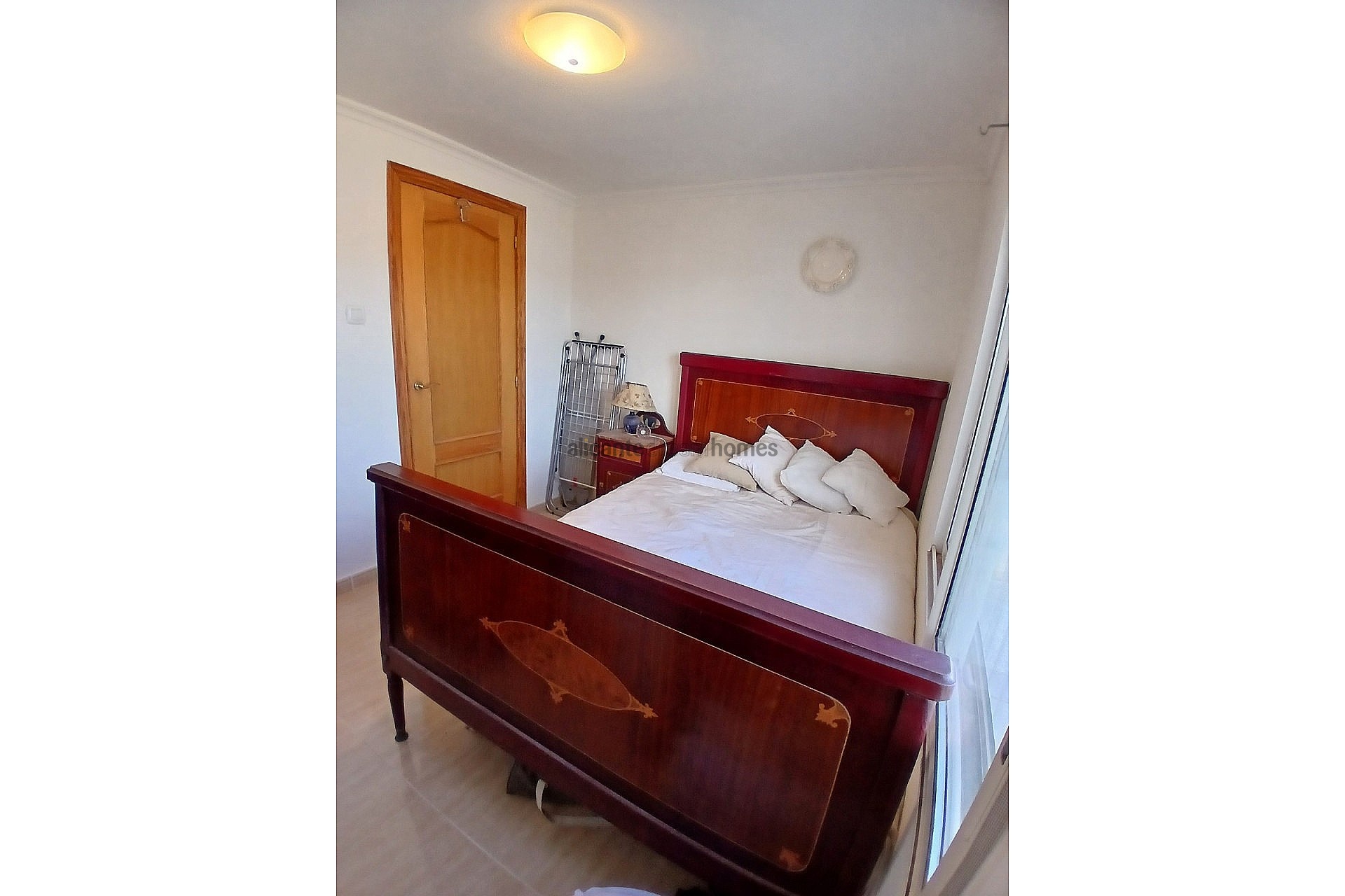 Sold - 3 Bedroom 1 Bathroom Country house in Monóvar -  - Alicante