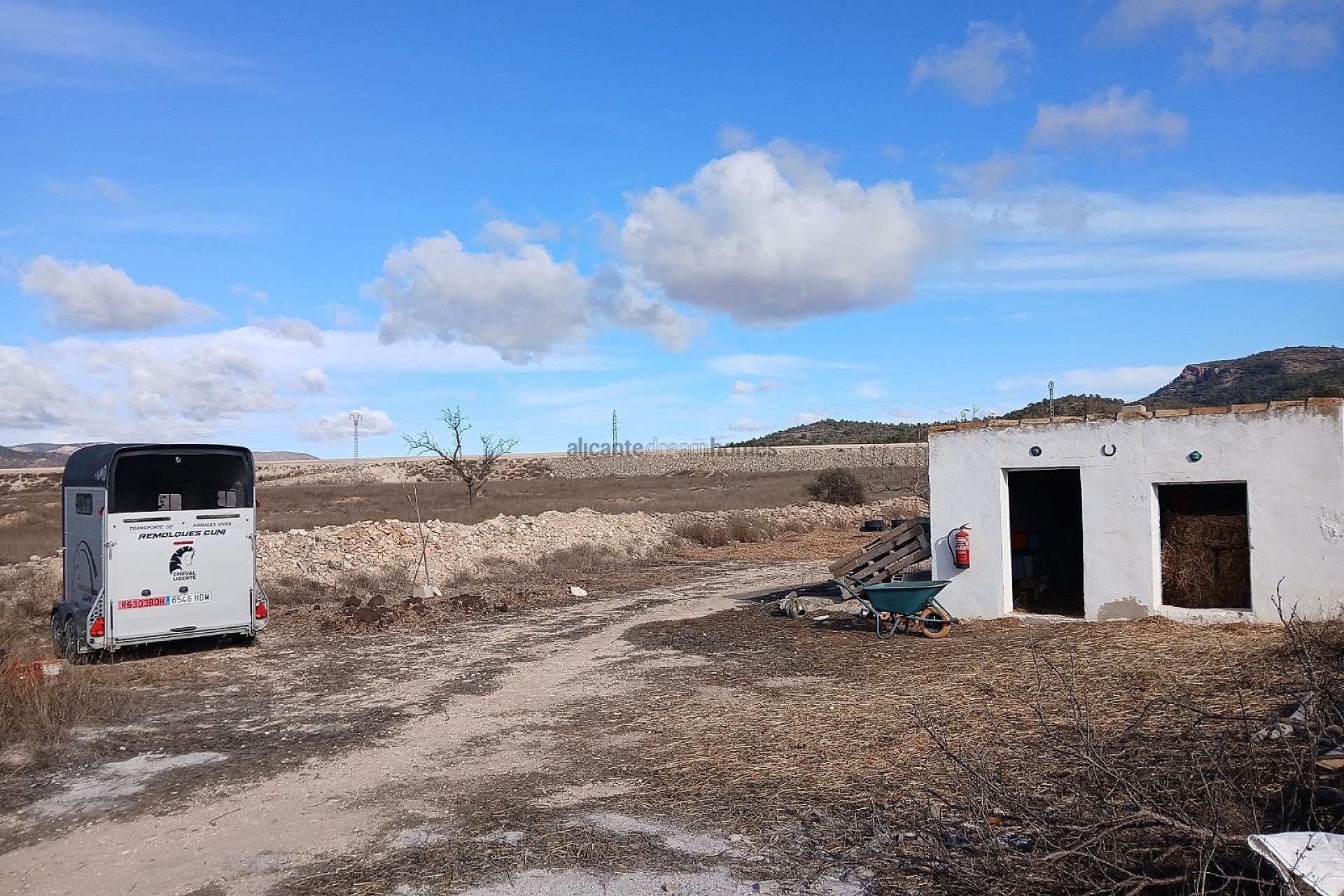 Sold - 3 Bedroom 1 Bathroom Country house in Monóvar -  - Alicante