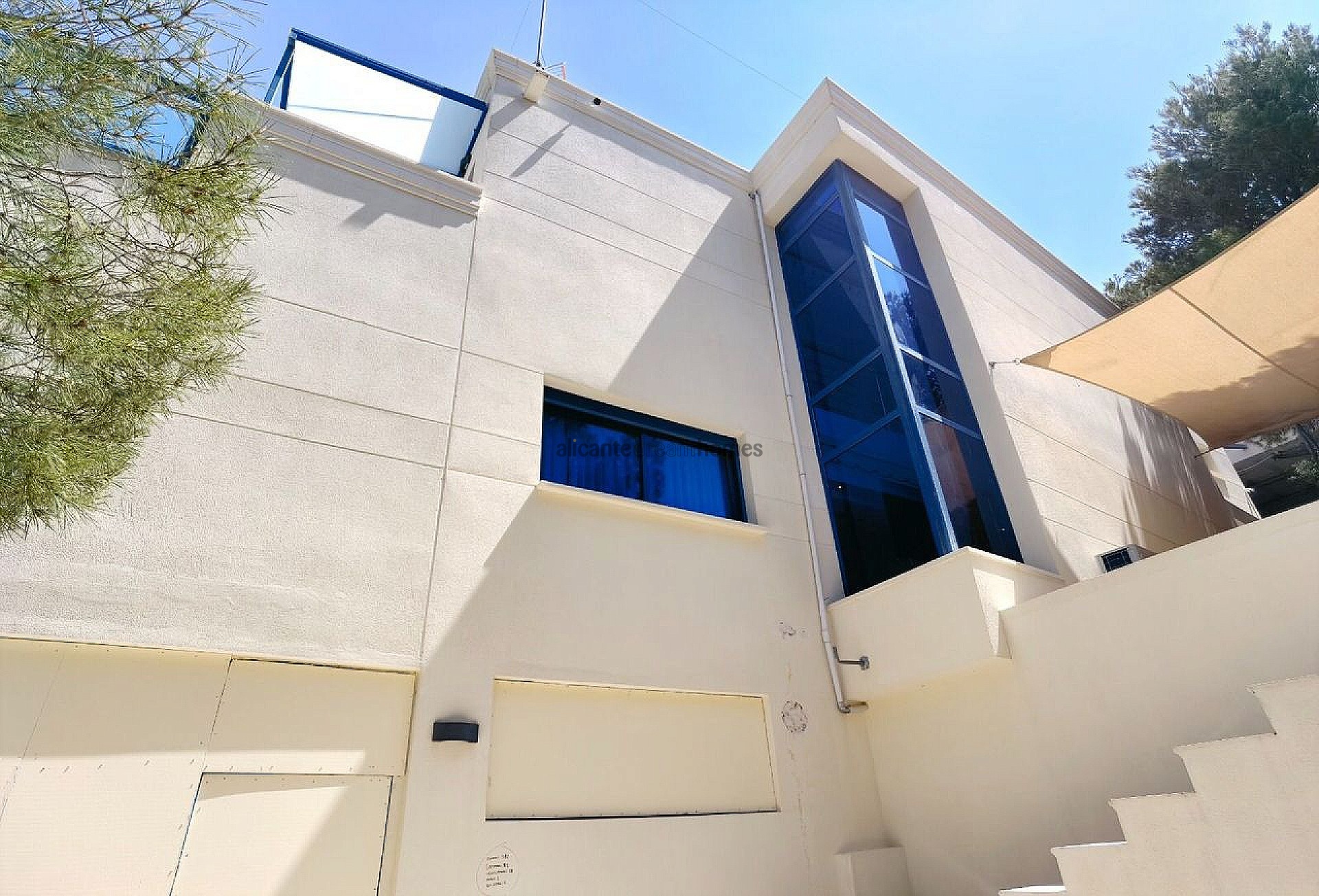 Resale - 5 Bedroom 4 Bathroom Villa in Altea -  - Alicante