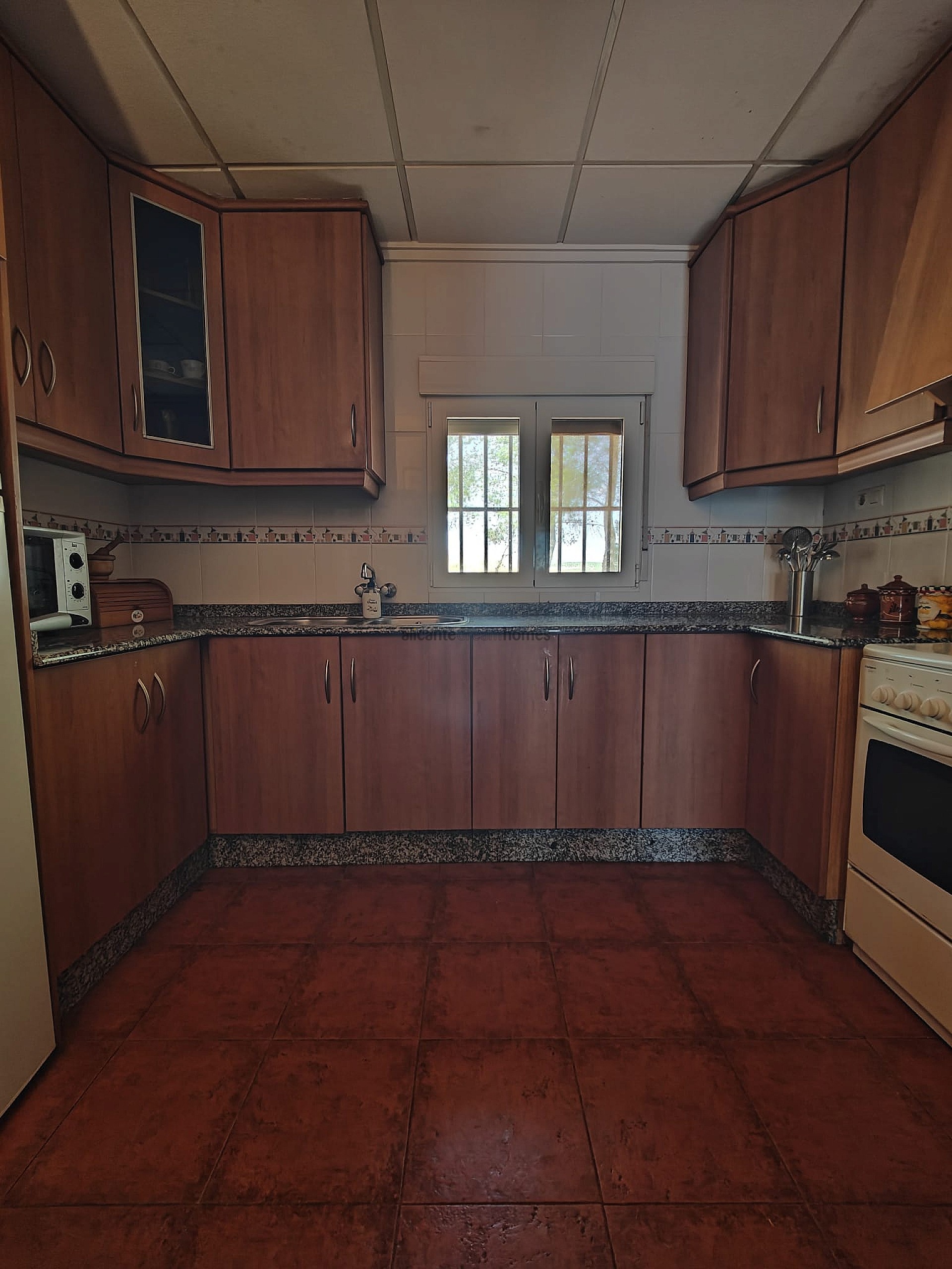 Resale - 3 Bedroom 1 Bathroom Country house in Yecla -  - Murcia