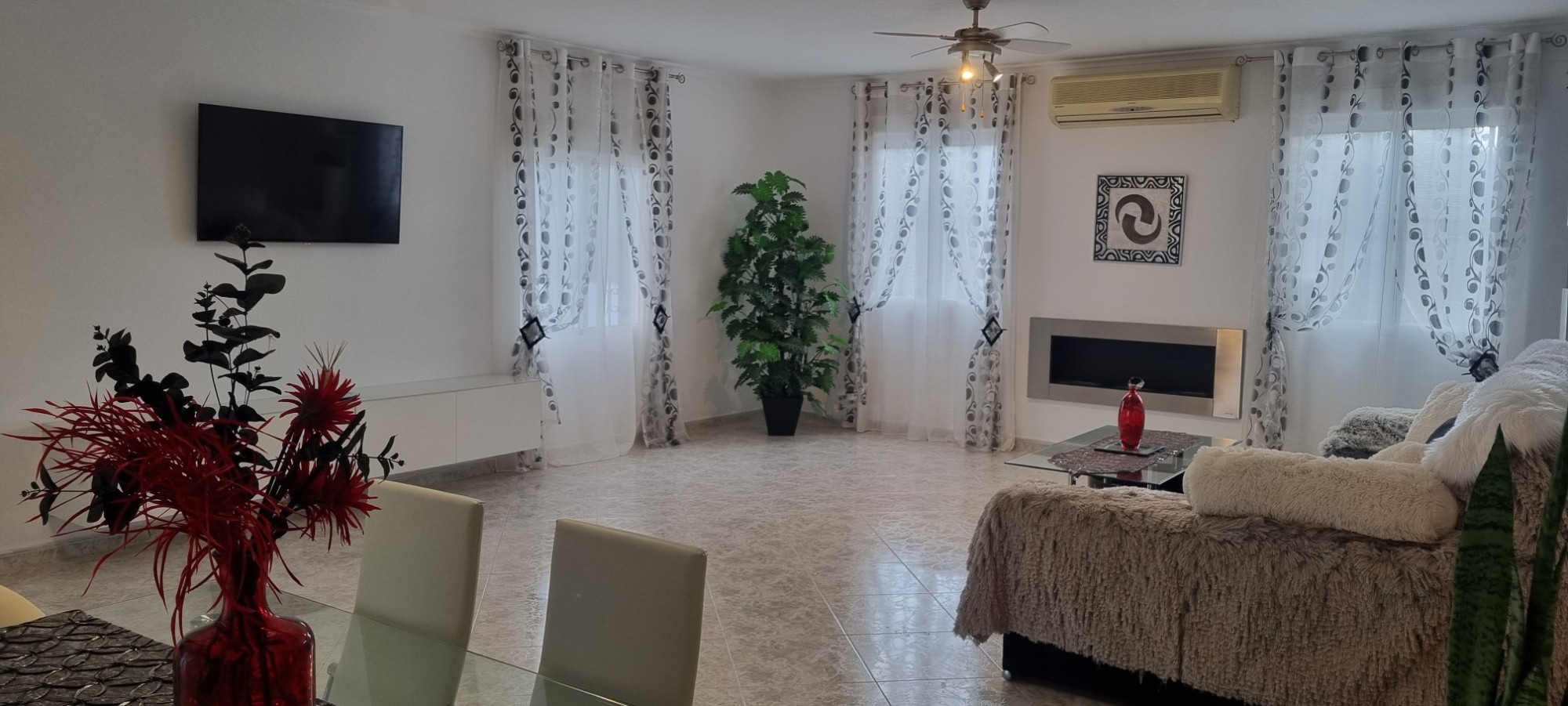 Resale - 6 Bedroom 8 Bathroom Villa in Hondón de los Fráiles -  - Alicante