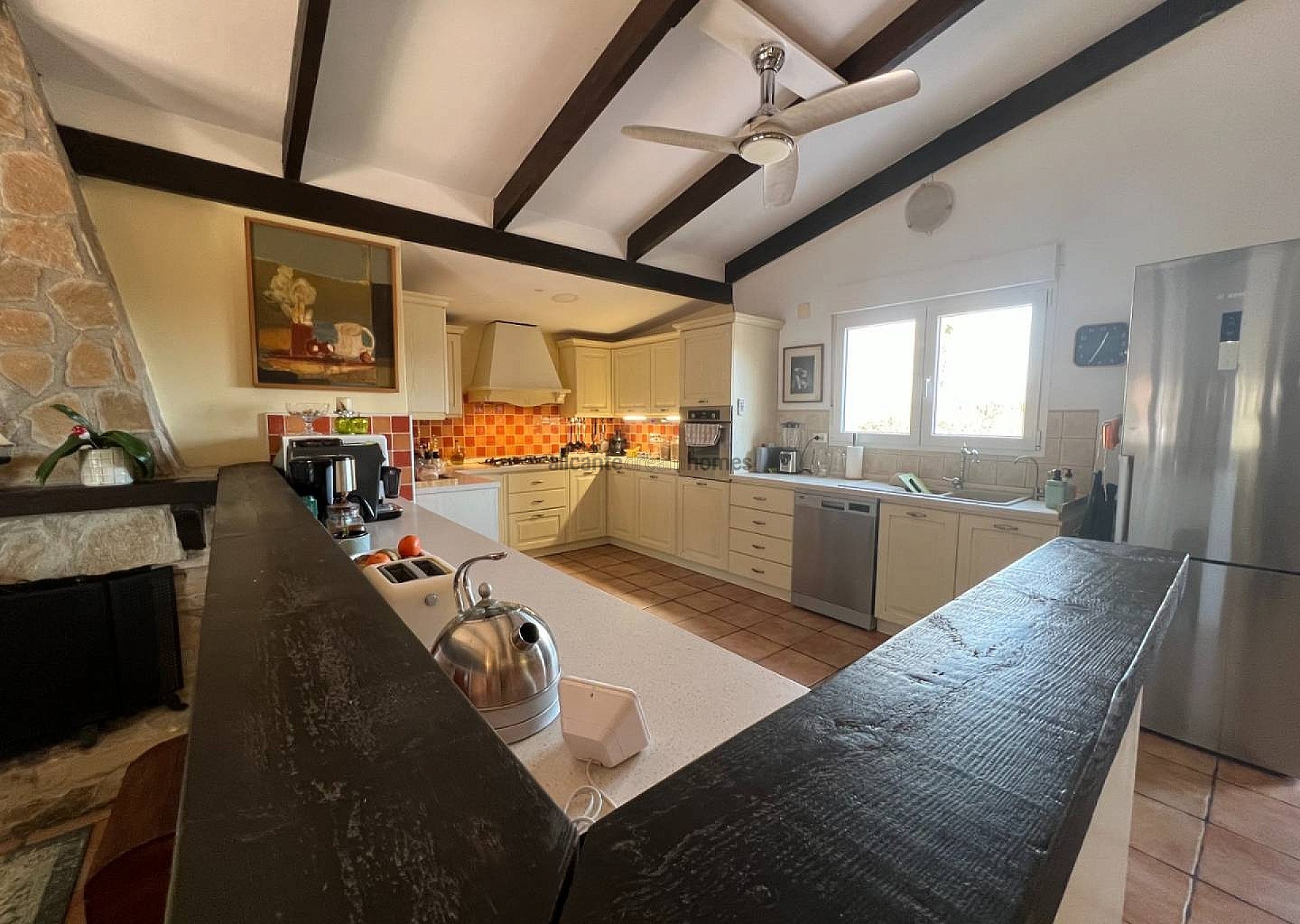 Sold - 4 Bedroom 3 Bathroom Villa in Salinas -  - Alicante