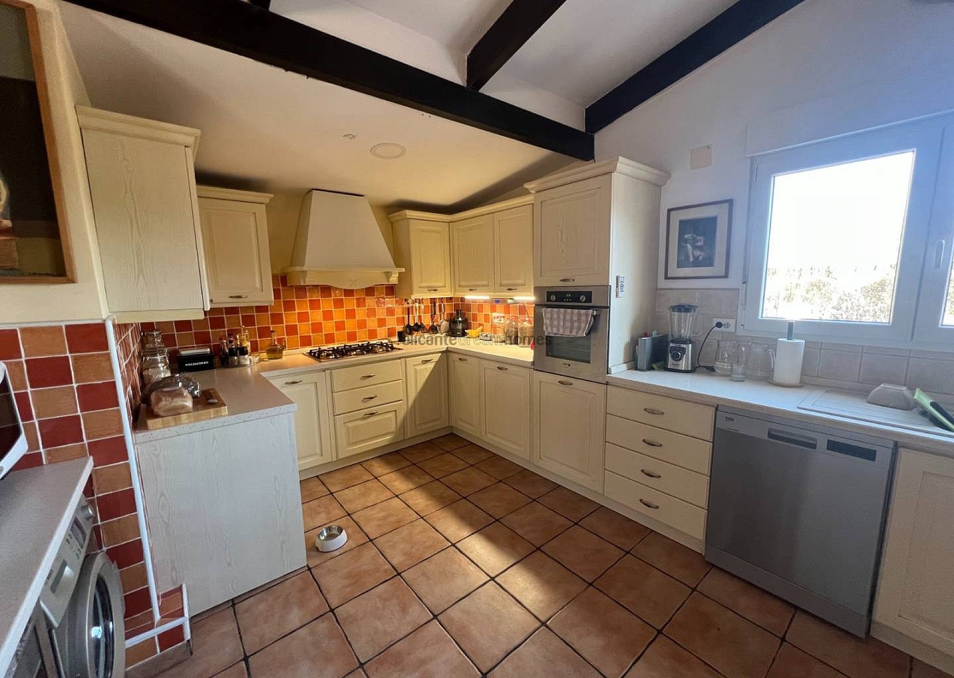 Sold - 4 Bedroom 3 Bathroom Villa in Salinas -  - Alicante