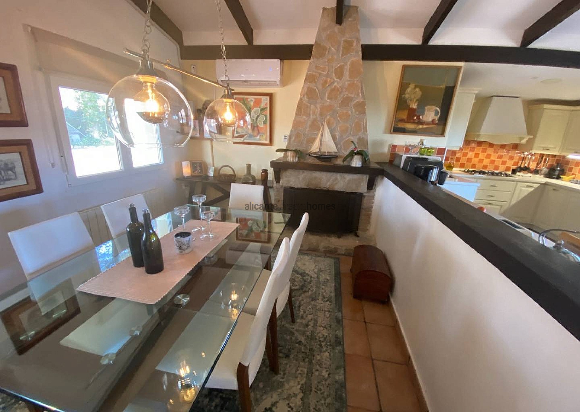 Sold - 4 Bedroom 3 Bathroom Villa in Salinas -  - Alicante