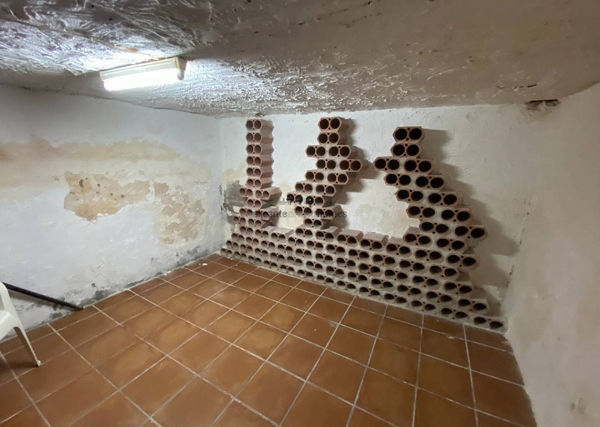 Sold - 4 Bedroom 3 Bathroom Villa in Salinas -  - Alicante