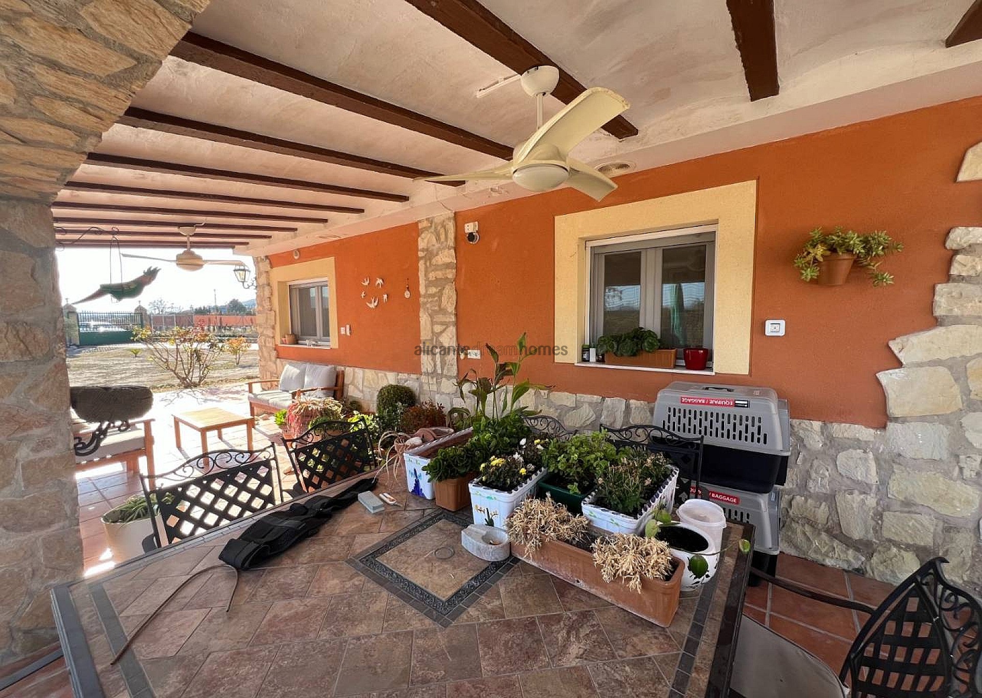 Sold - 4 Bedroom 3 Bathroom Villa in Salinas -  - Alicante