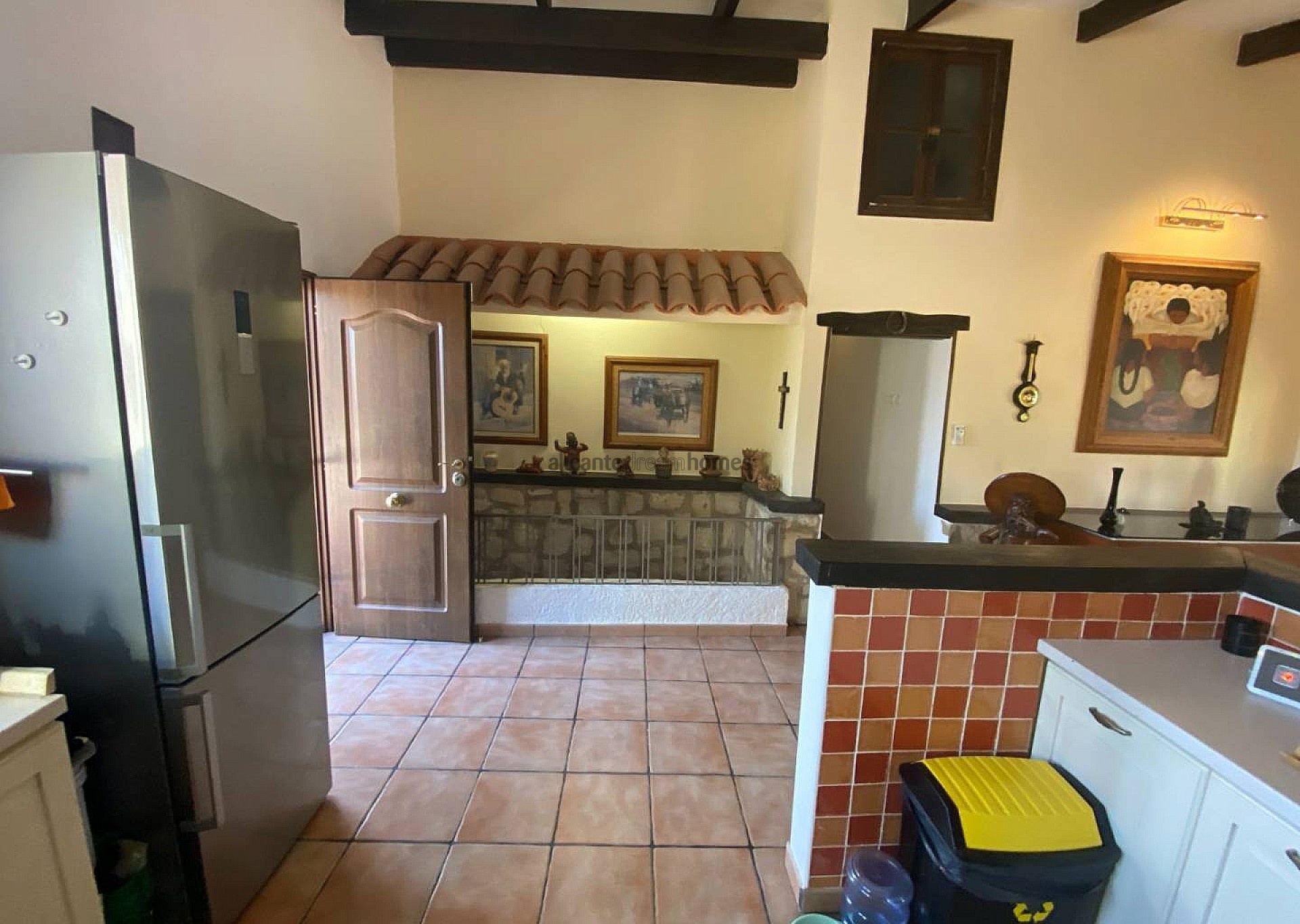 Sold - 4 Bedroom 3 Bathroom Villa in Salinas -  - Alicante