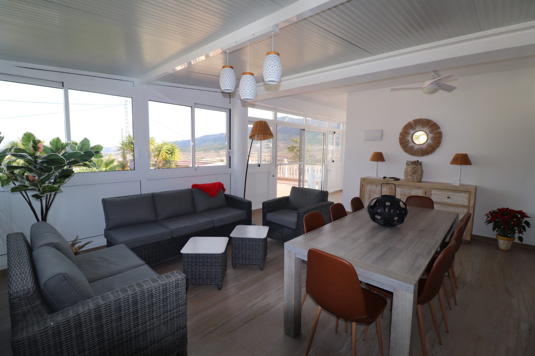 Sold - 4 Bedroom 2 Bathroom Villa in La Romana -  - Alicante
