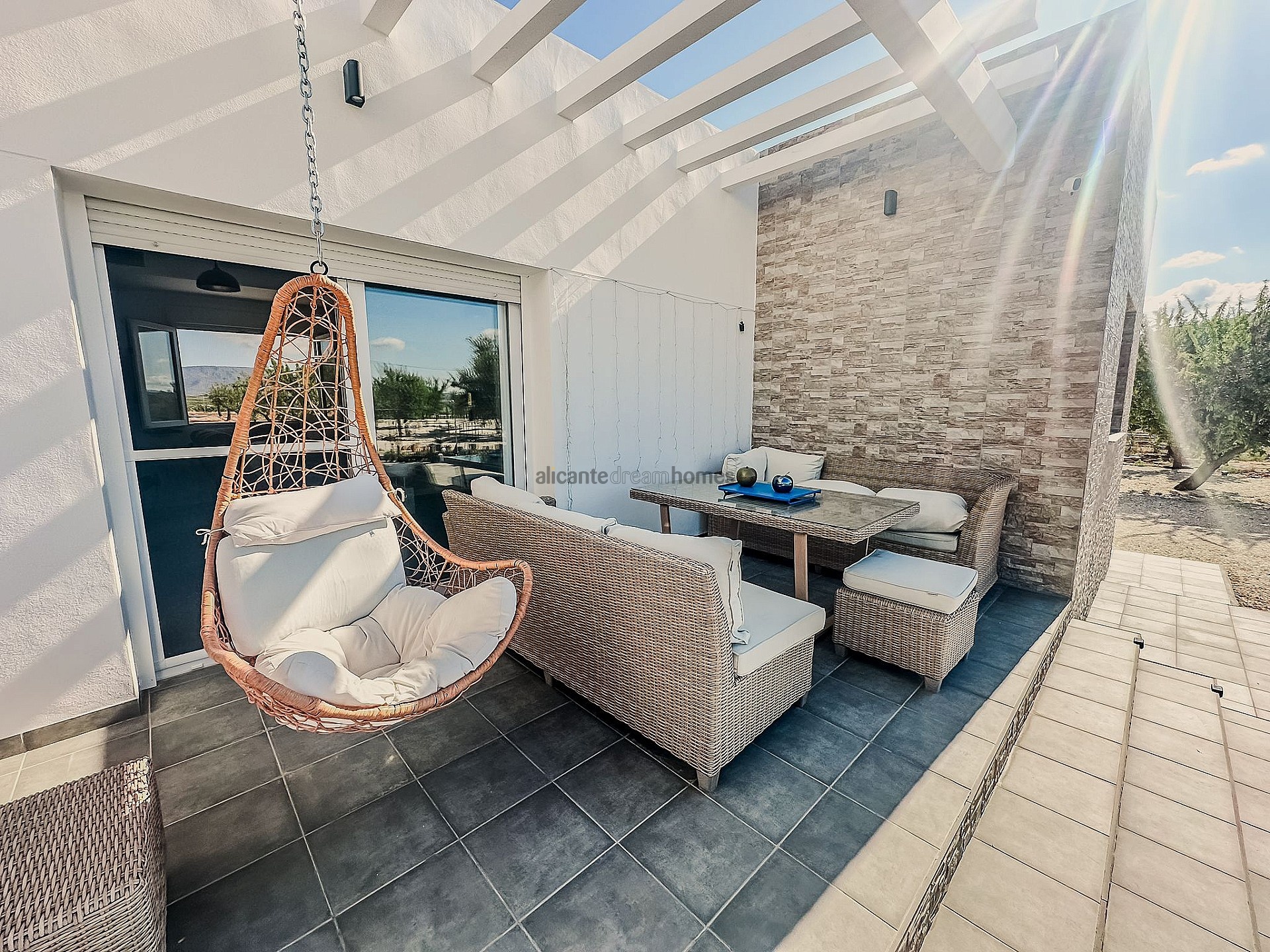 Resale - 3 Bedroom 2 Bathroom Villa in Pinoso -  - Alicante