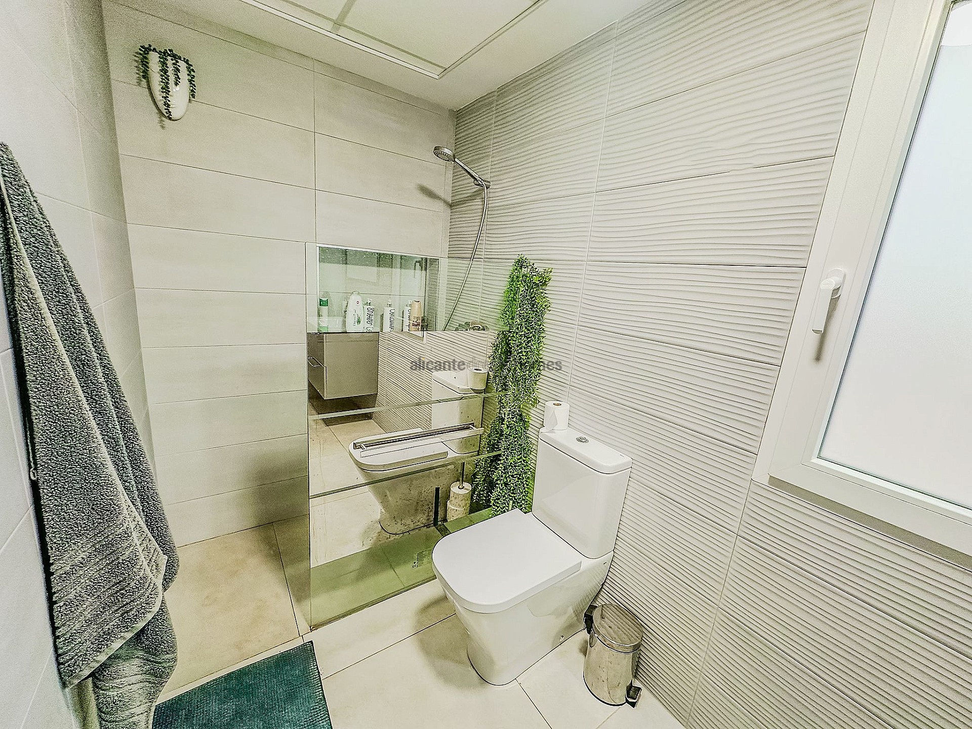 Resale - 3 Bedroom 2 Bathroom Villa in Pinoso -  - Alicante