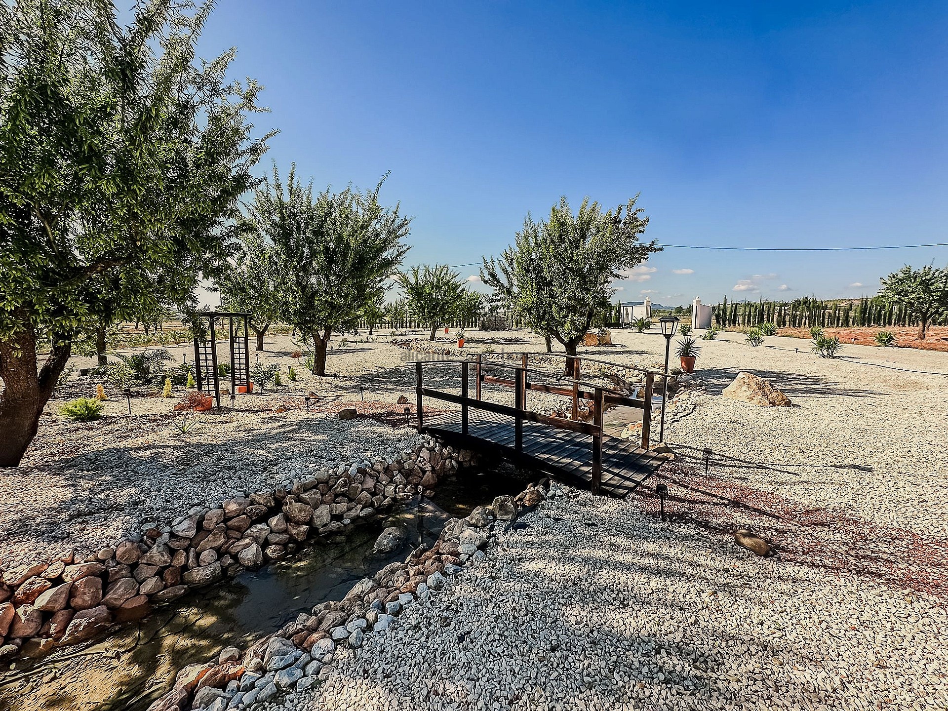 Resale - 3 Bedroom 2 Bathroom Villa in Pinoso -  - Alicante