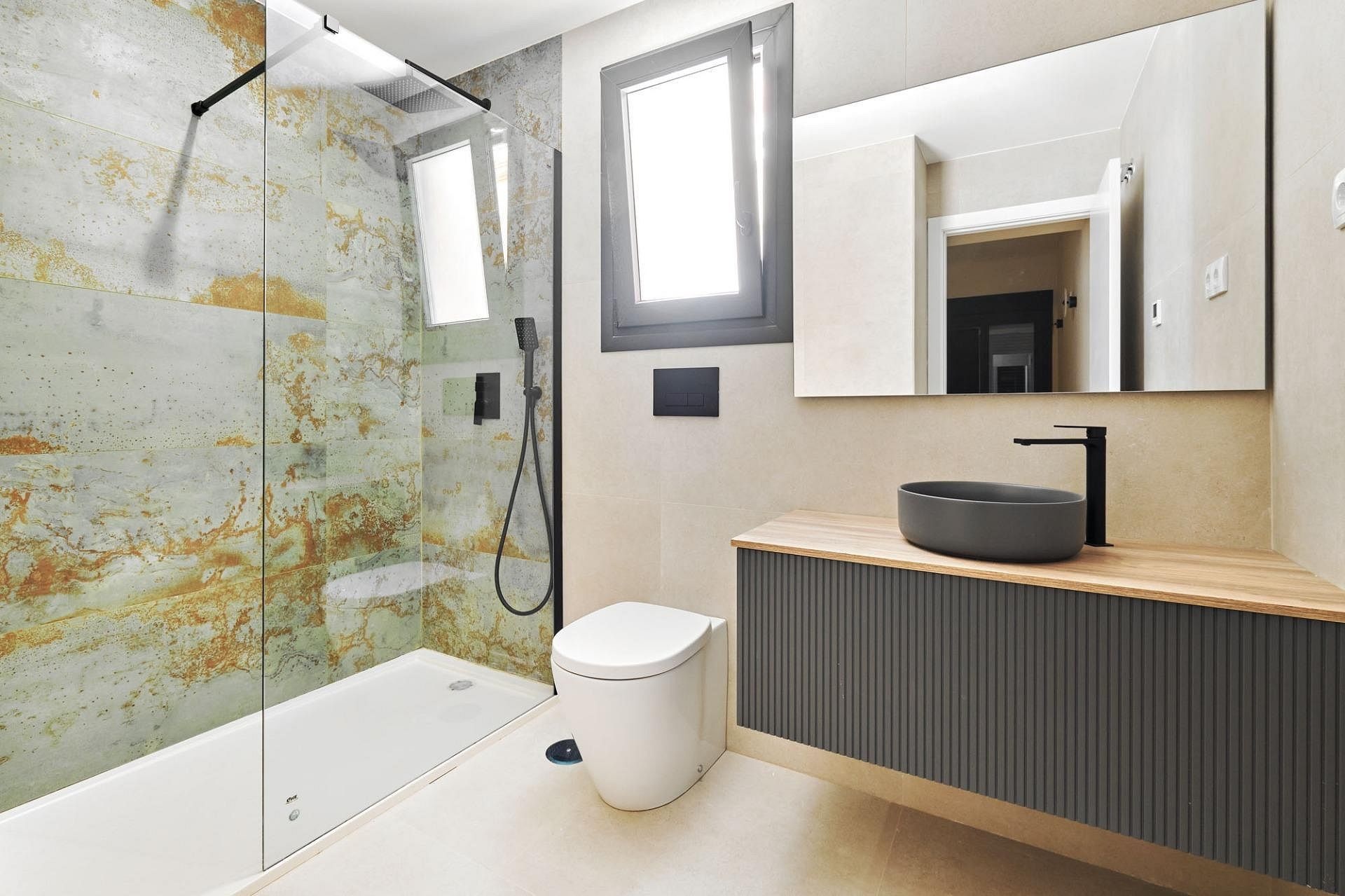 Resale - 2 Bedroom 2 Bathroom Apartment in Torrevieja - , Torrevieja, Alicante, Spain - Alicante