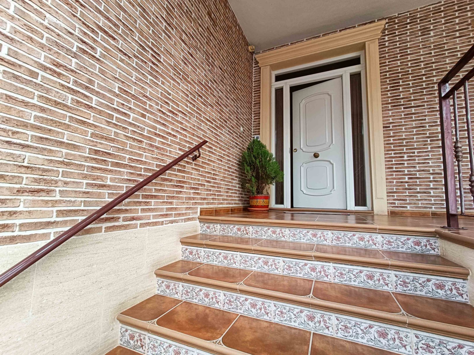 Resale - 4 Bedroom 2 Bathroom Townhouse in Hondón de los Frailes -  - Alicante