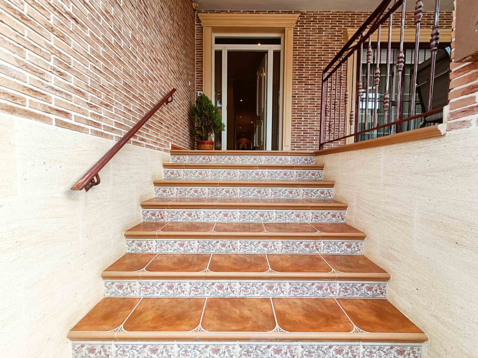 Resale - 4 Bedroom 2 Bathroom Townhouse in Hondón de los Frailes -  - Alicante